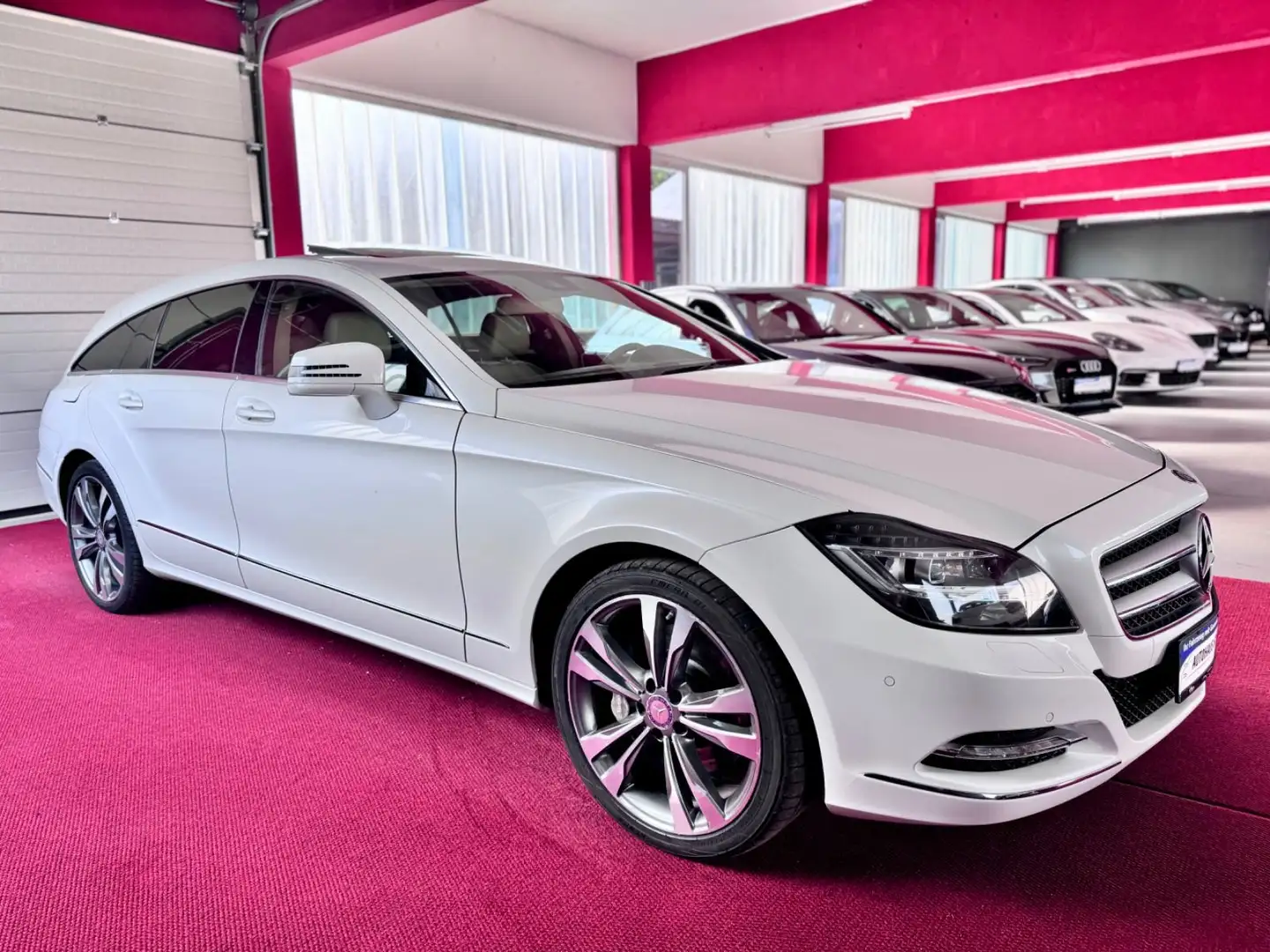 Mercedes-Benz CLS 350 4Matic Glasdach ILS Airmatic AHK 19" Weiß - 2