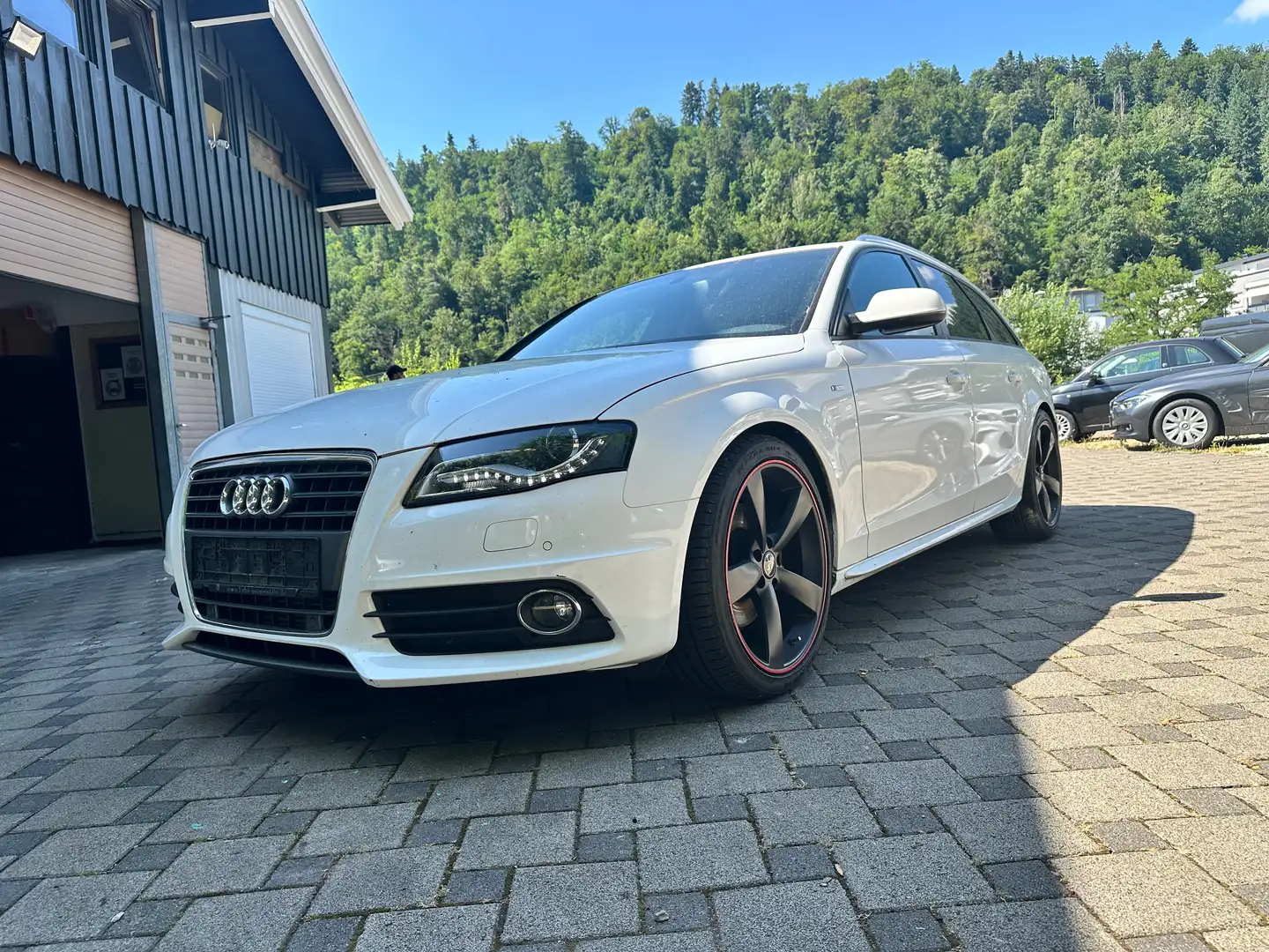 Audi A4 Ambition S-Line*HU 02/2026* Белый - 1