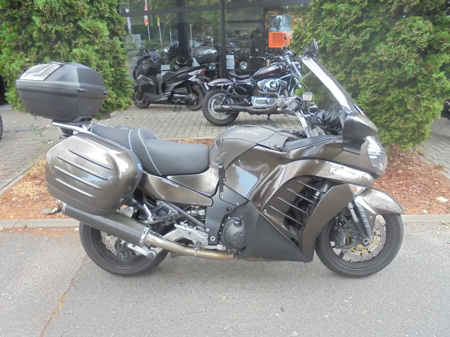 Kawasaki GTR 1400 Nero - 2