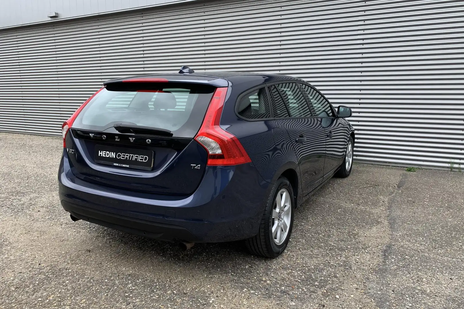 Volvo V60 1.6 T4 Kinetic Blauw - 2
