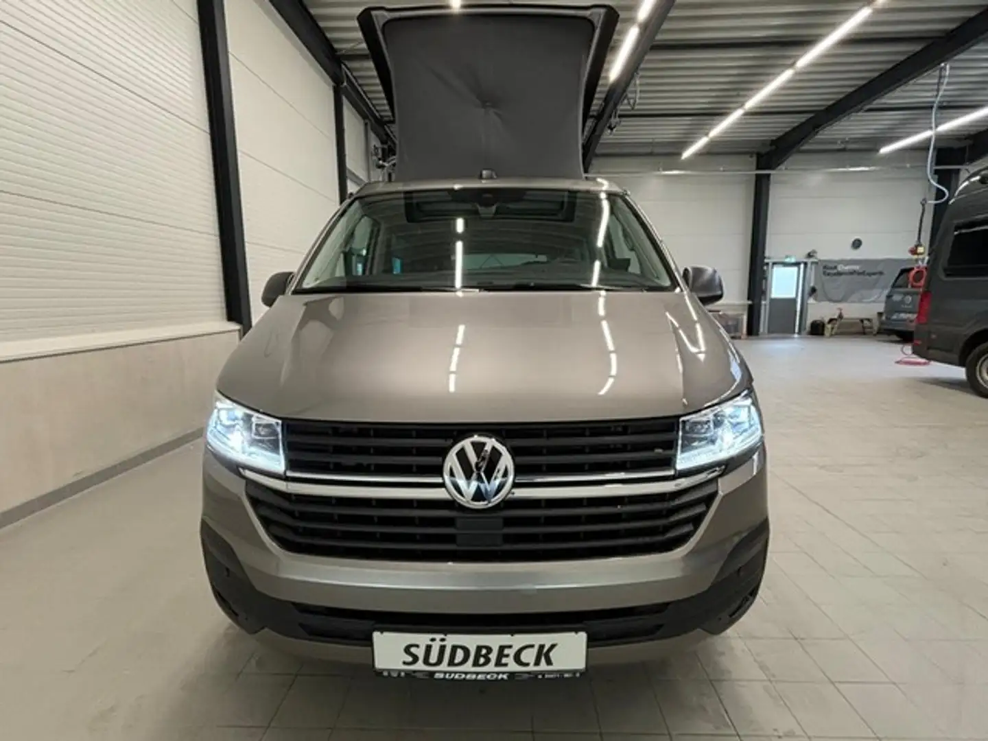 Volkswagen T6.1 California Beach Tour FWD AHK+NAVI+KAMERA+LED+ACC Bej - 2