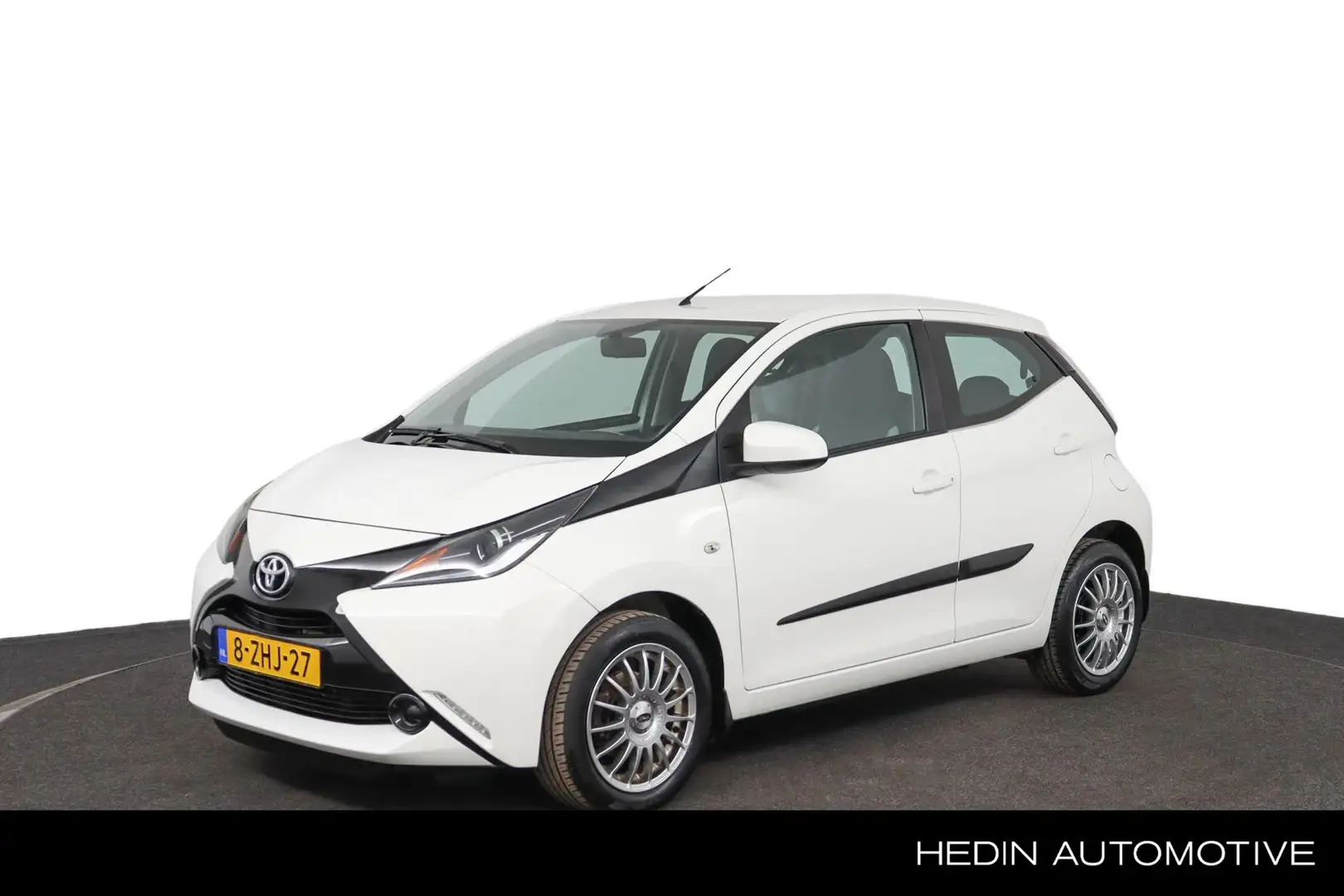 Toyota Aygo 1.0 VVT-i x-play | Airco | Camera | Bluetooth | Li Blanc - 1