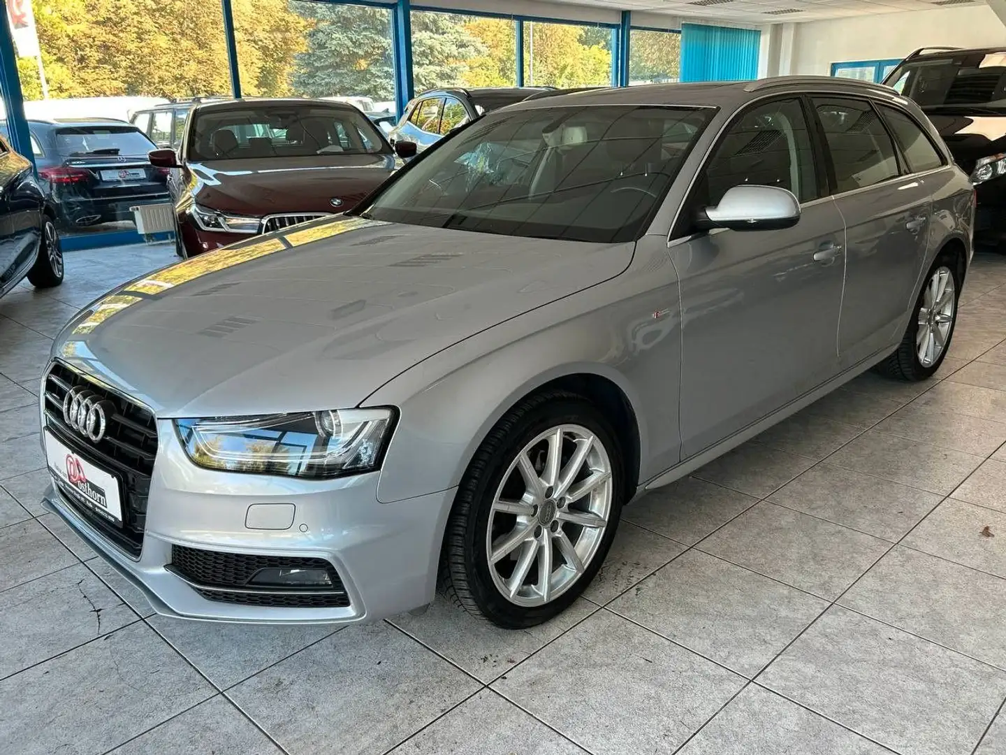 Audi A4 Avant S-Line Klima Navi Xennon PDC Argent - 1