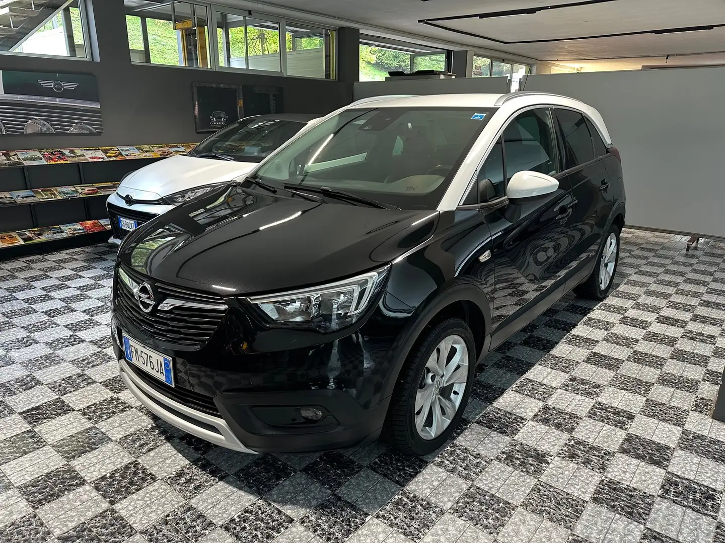 Opel Crossland X Crossland X 1.2 Innovation s Schwarz - 1