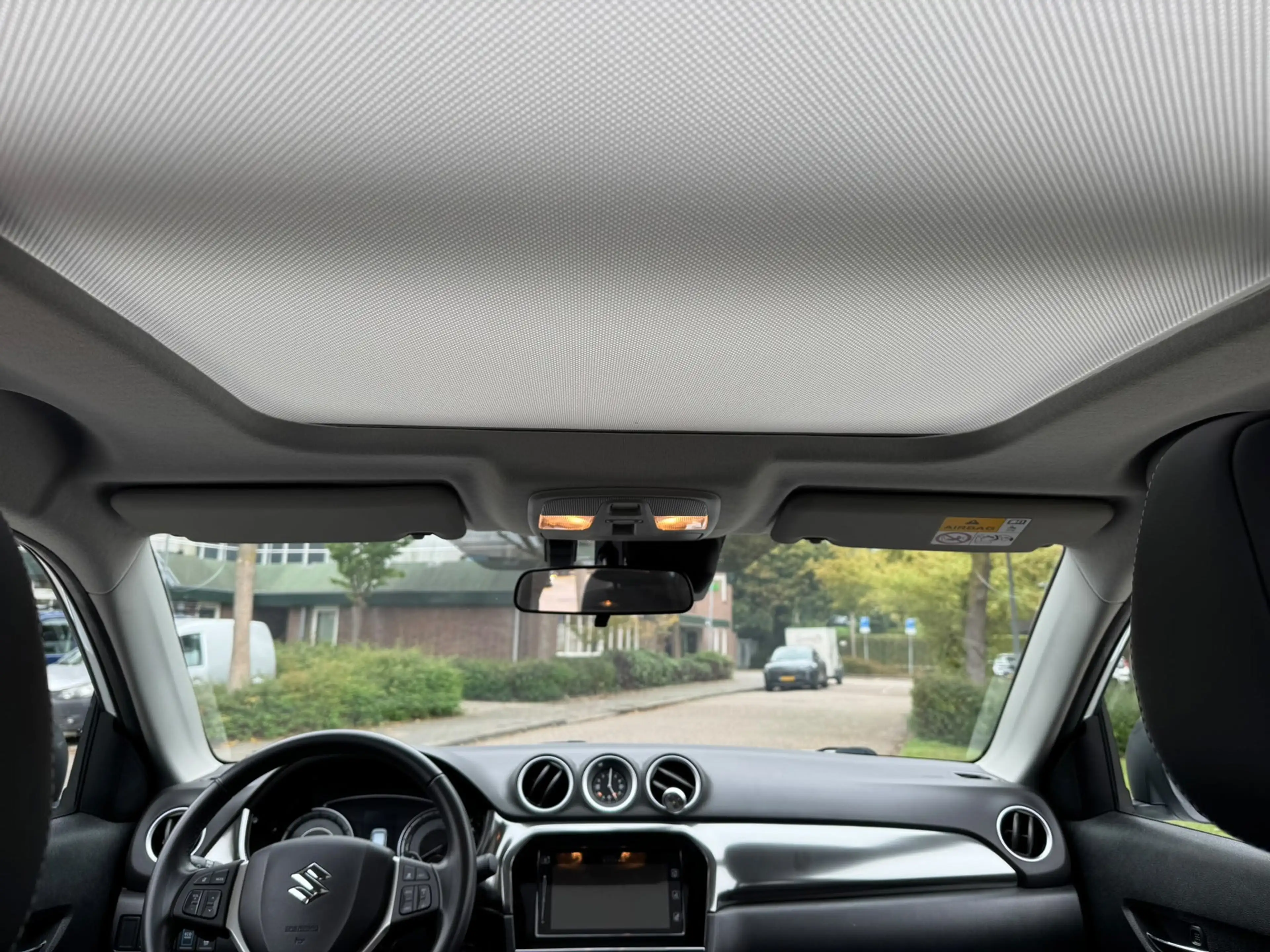 Suzuki Vitara 1.5 Hybrid Style — photo 15