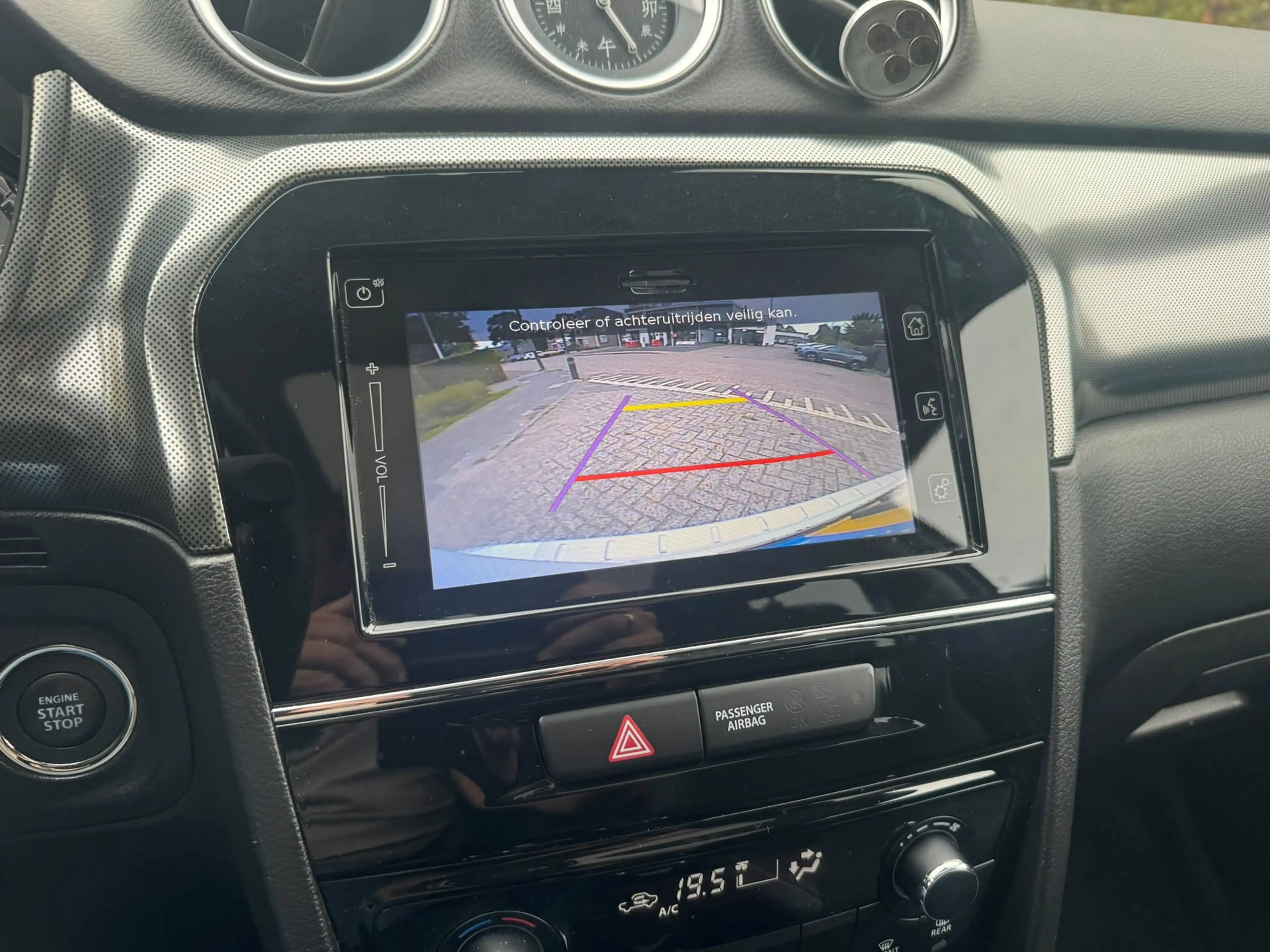 Suzuki Vitara 1.5 Hybrid Style — photo 14
