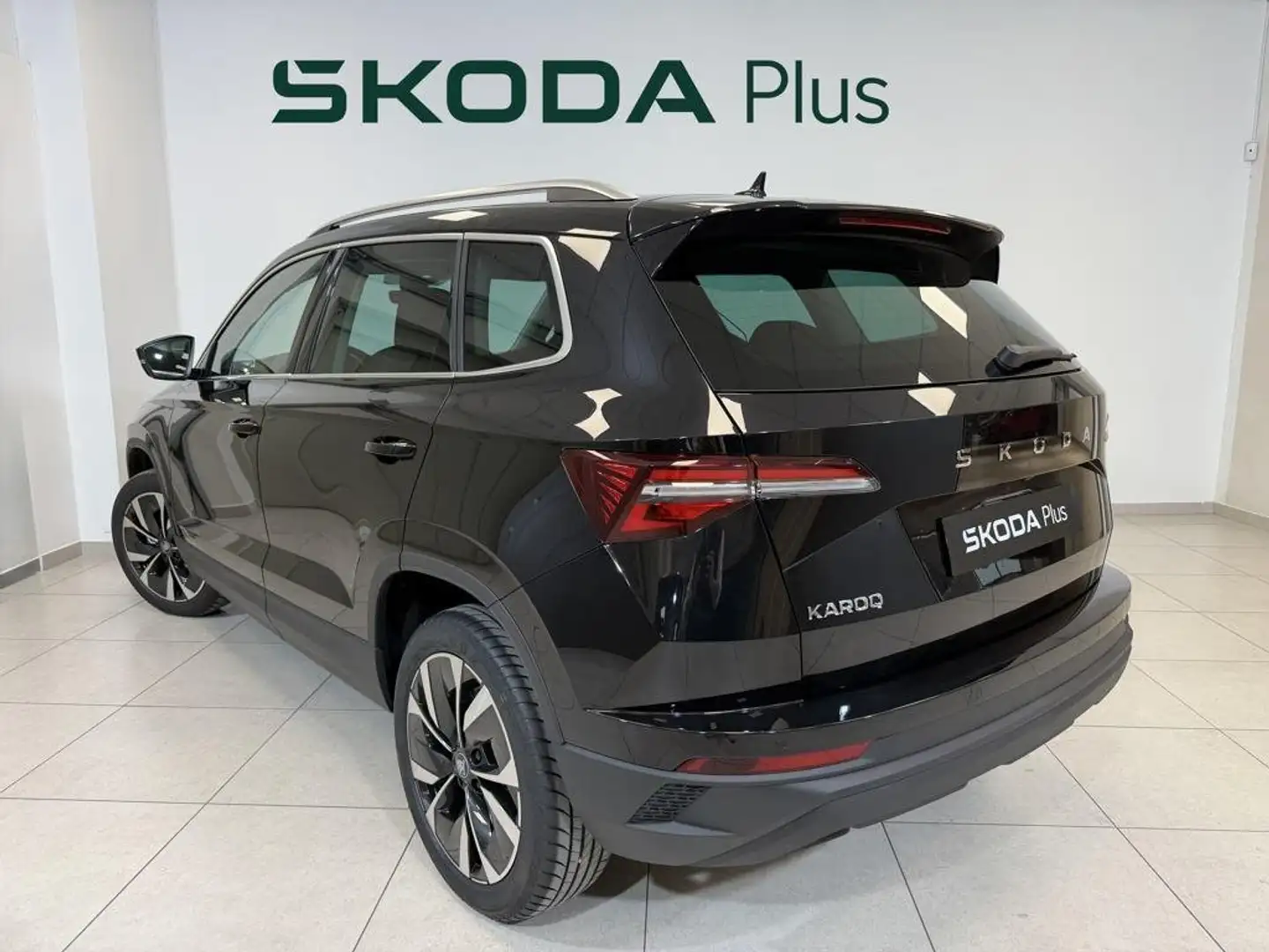 Skoda Karoq 1.5 TSI Plus DSG 110KW Negro - 2