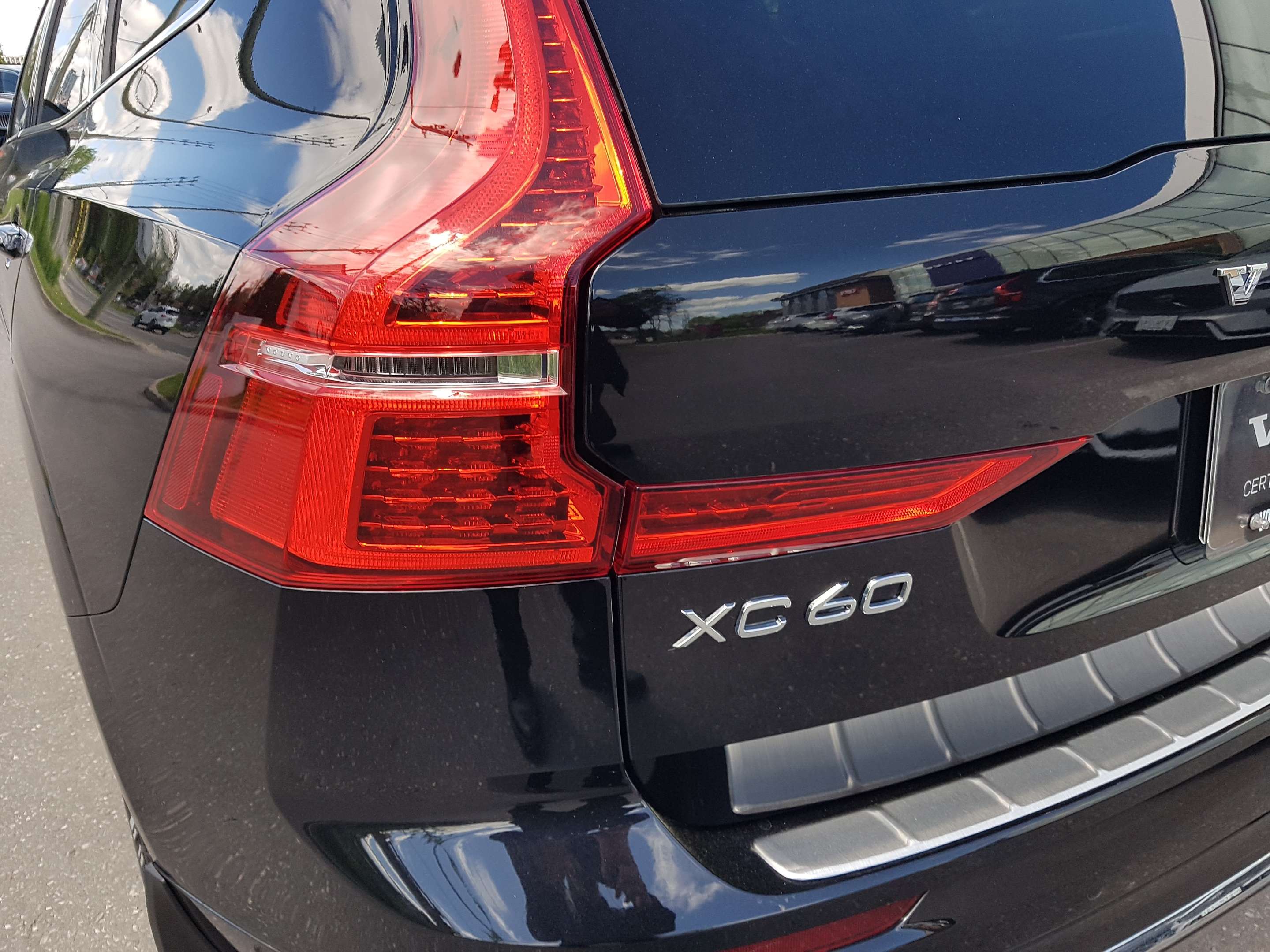 2022 Volvo XC60 B6 AWD Inscription |CPO|300HP|B&W| thumb 9
