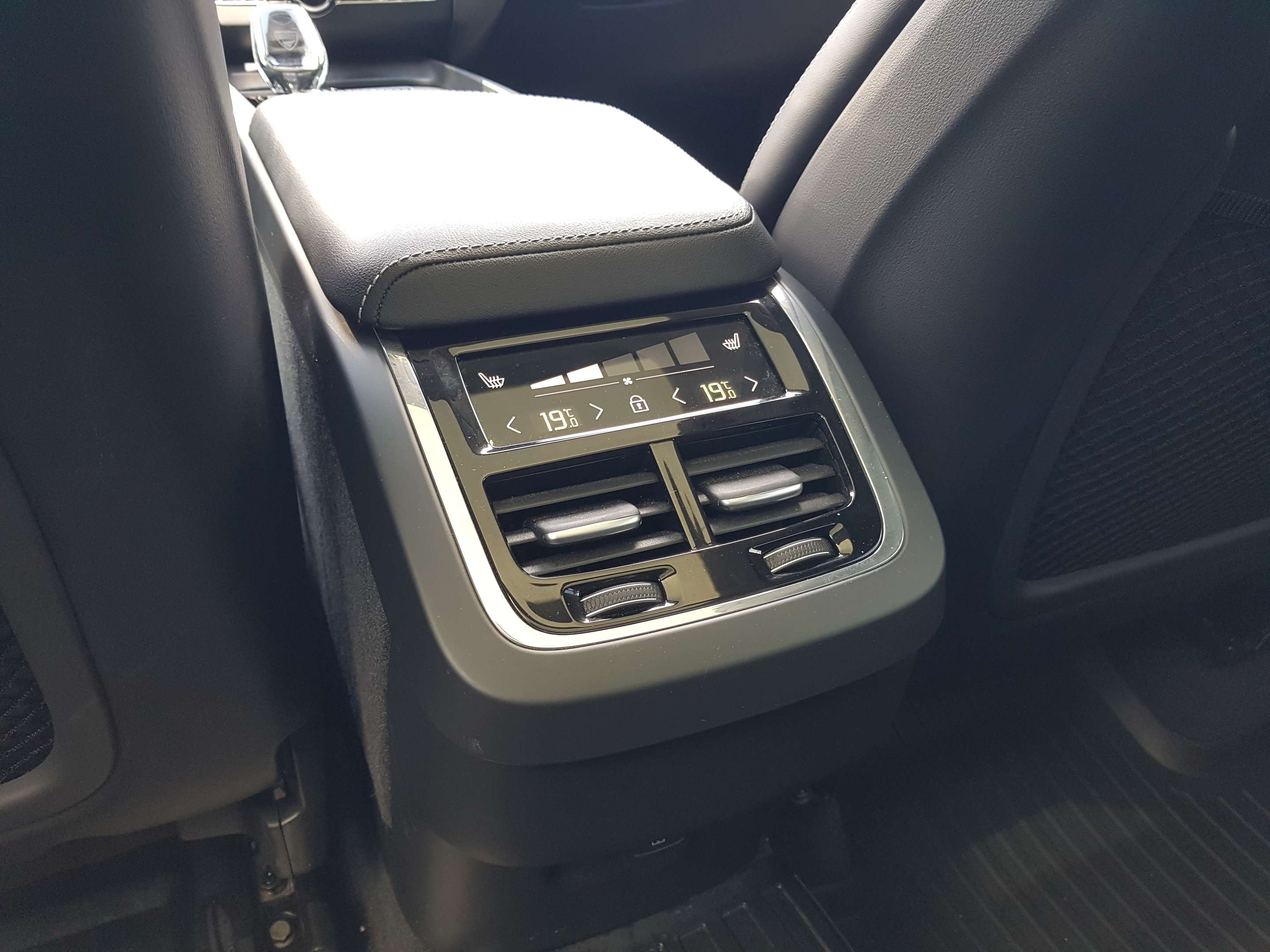 2022 Volvo XC60 B6 AWD Inscription |CPO|300HP|B&W| thumb 24