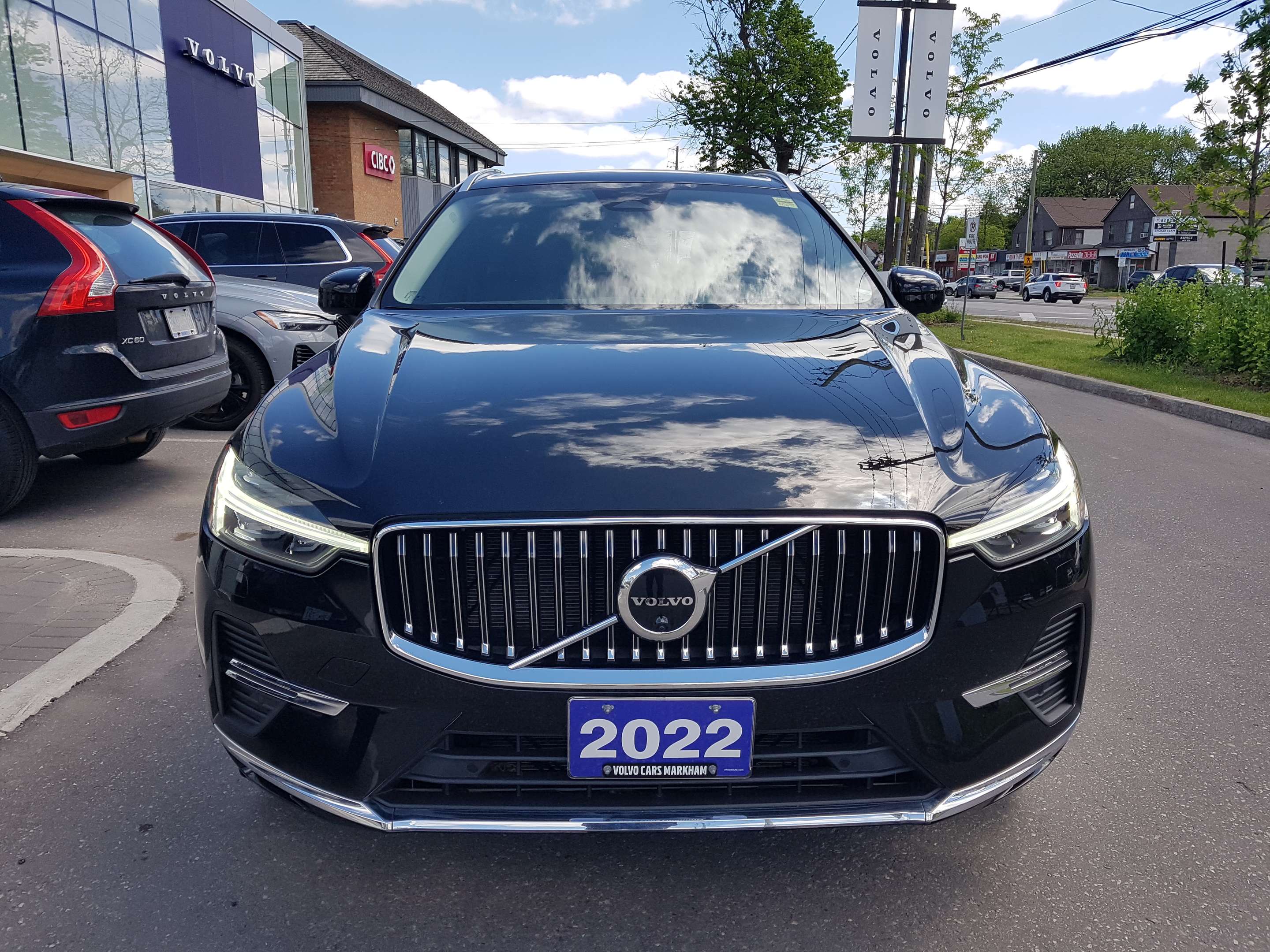 2022 Volvo XC60 B6 AWD Inscription |CPO|300HP|B&W| alt 4