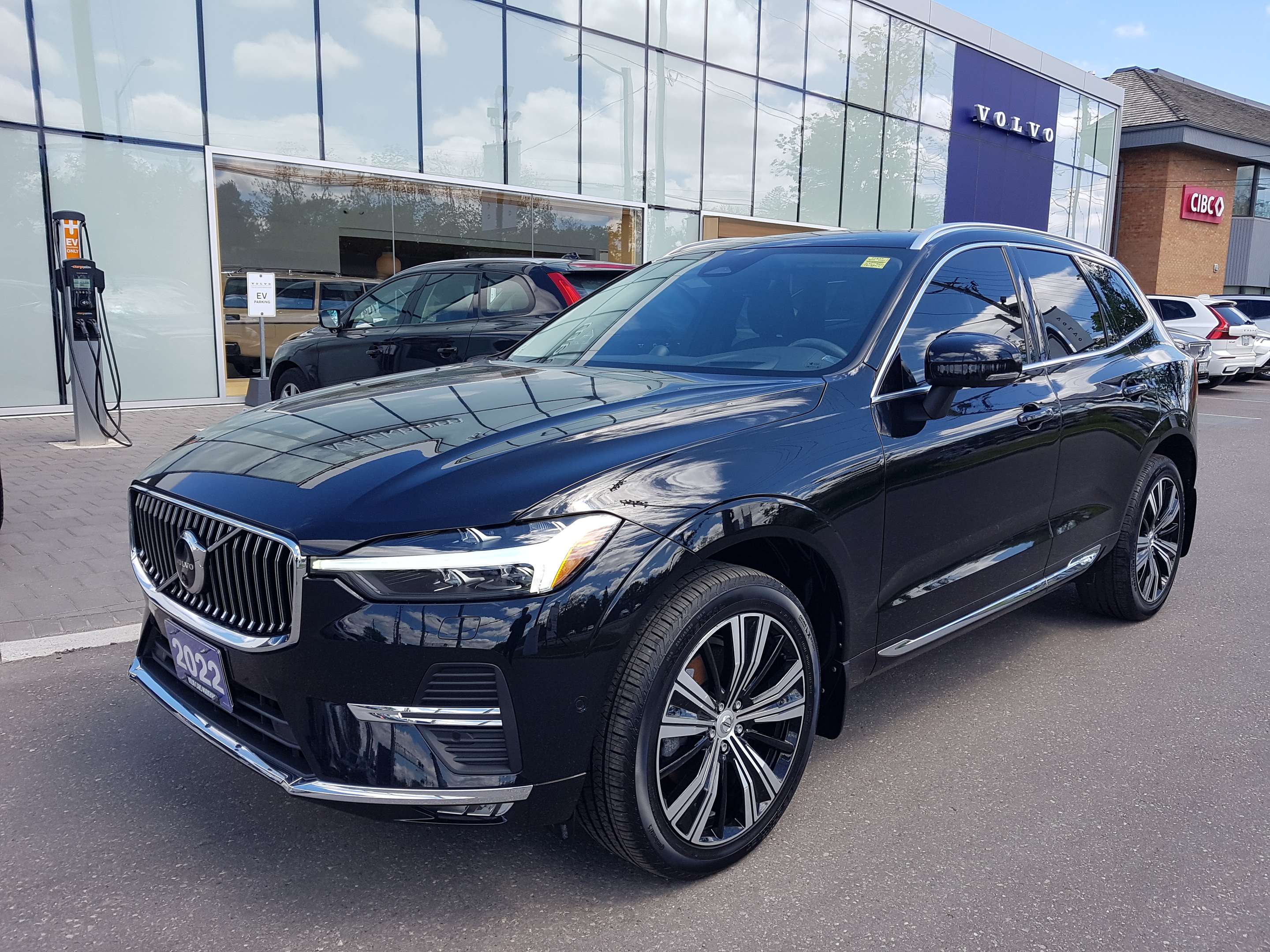 2022 Volvo XC60 B6 AWD Inscription |CPO|300HP|B&W| alt 3