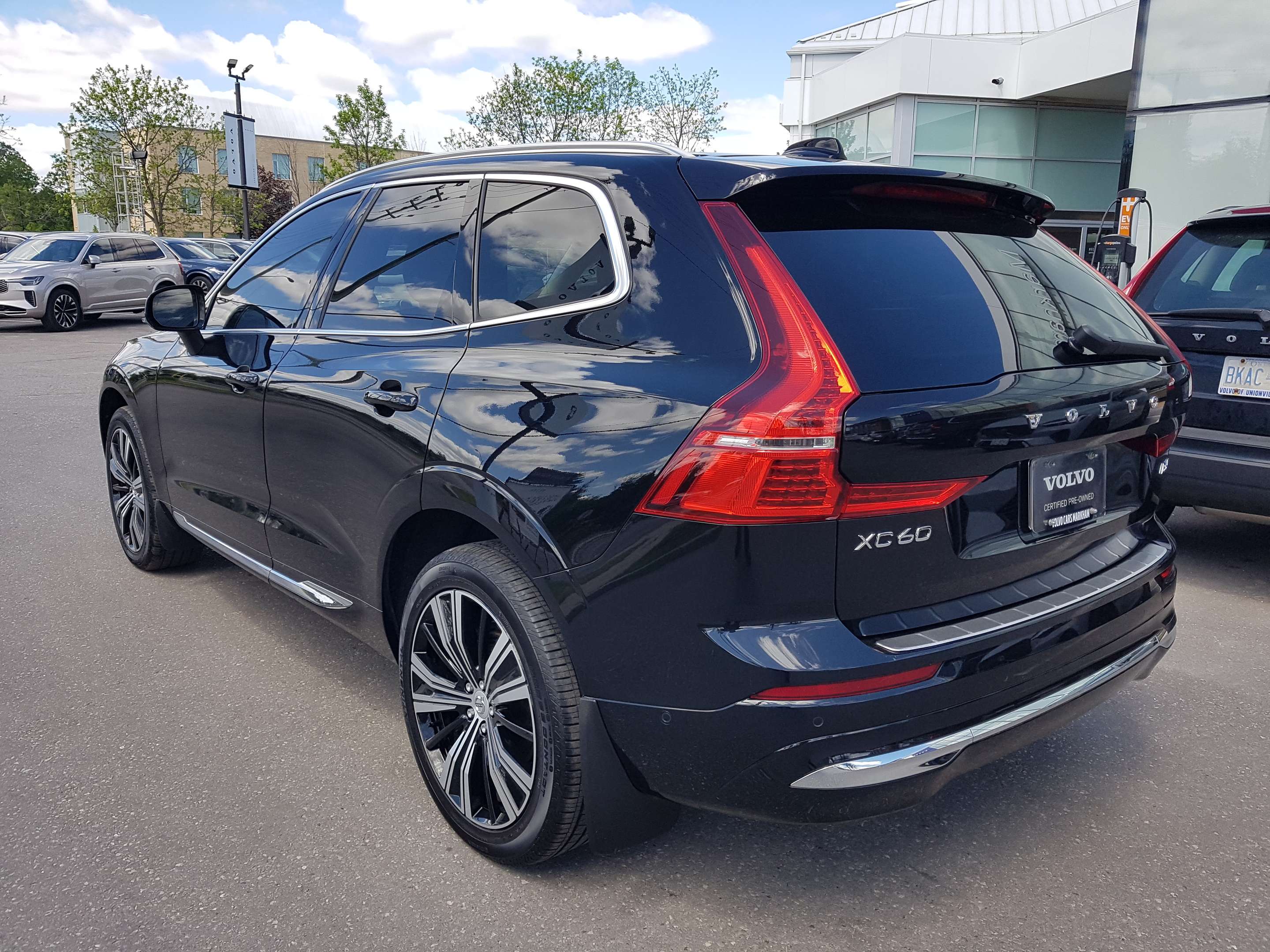 2022 Volvo XC60 B6 AWD Inscription |CPO|300HP|B&W| thumb 8