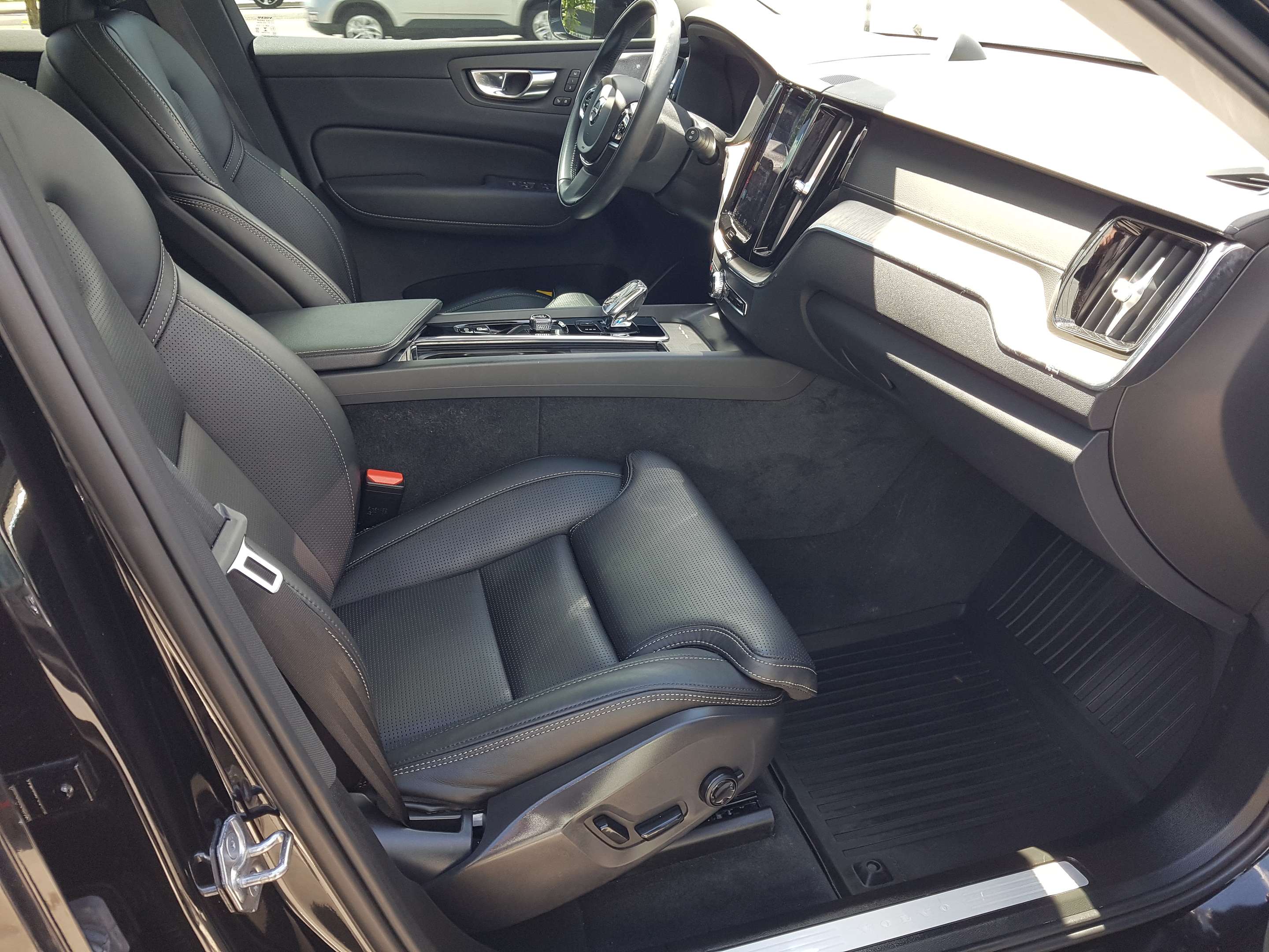 2022 Volvo XC60 B6 AWD Inscription |CPO|300HP|B&W| thumb 18