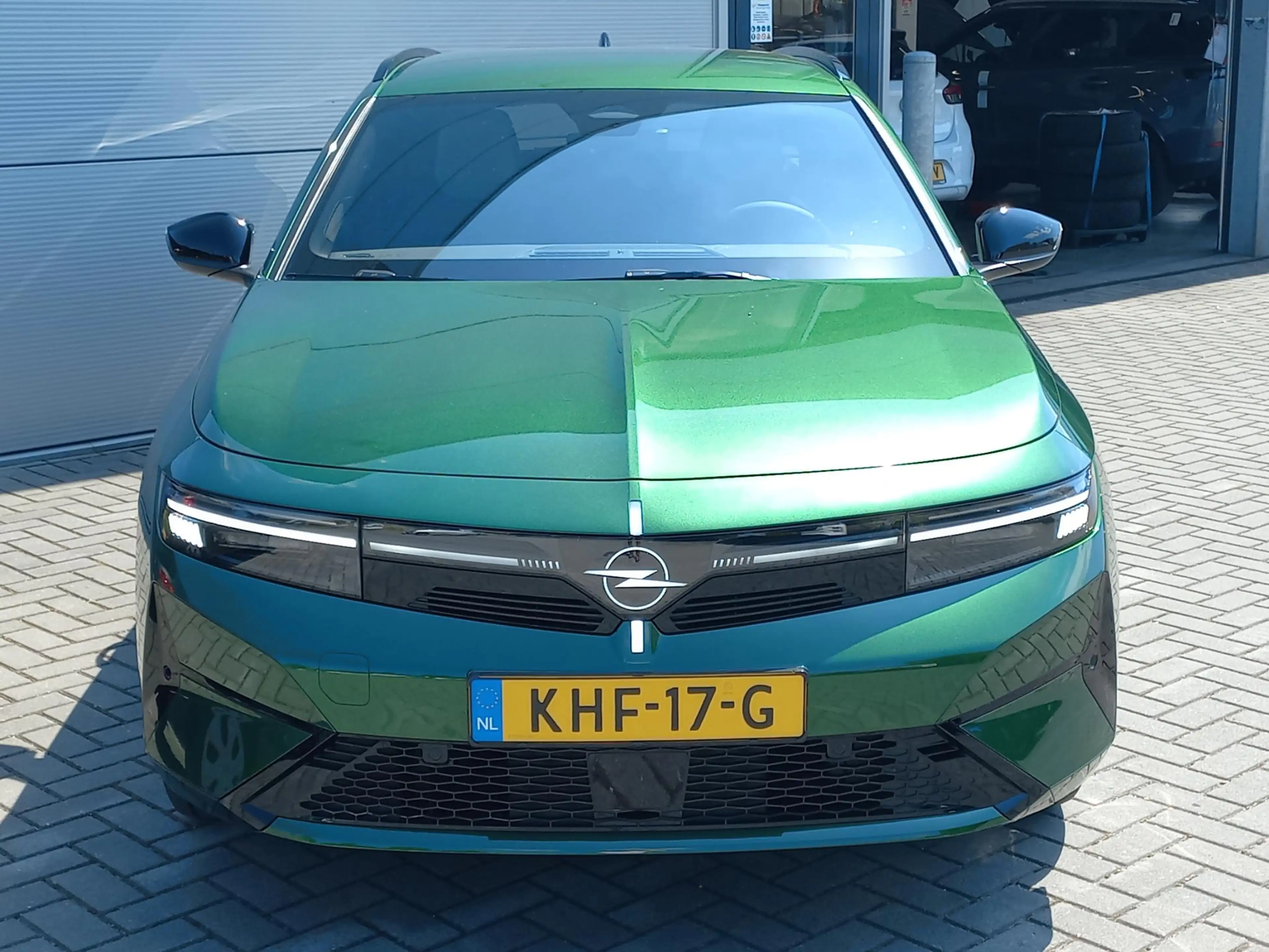 Opel Astra Electric Sports Tourer 58kWh Business Edition | Cl — photo 2