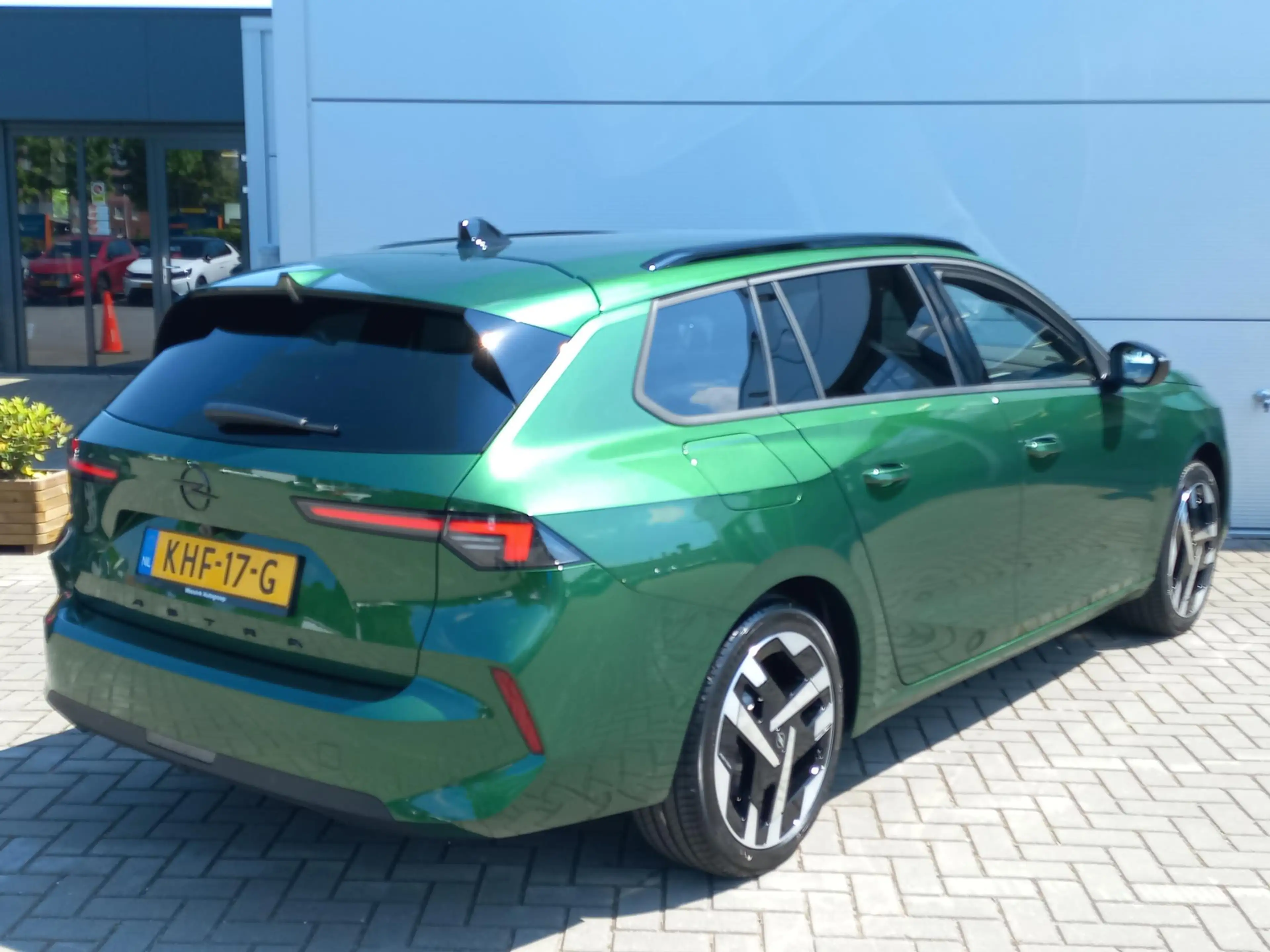Opel Astra Electric Sports Tourer 58kWh Business Edition | Cl — photo 3