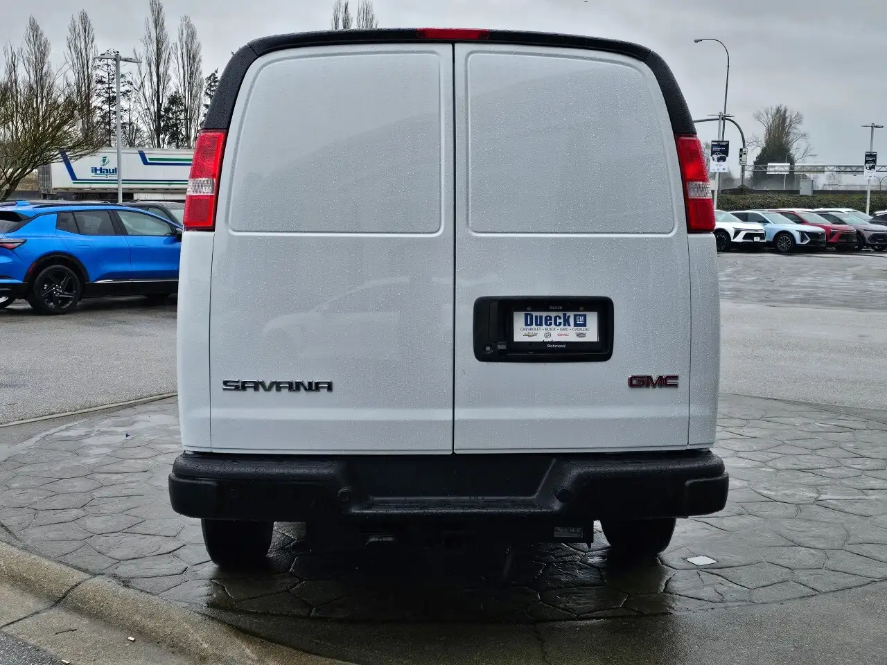 GMC Savana снимка GMC Savana
