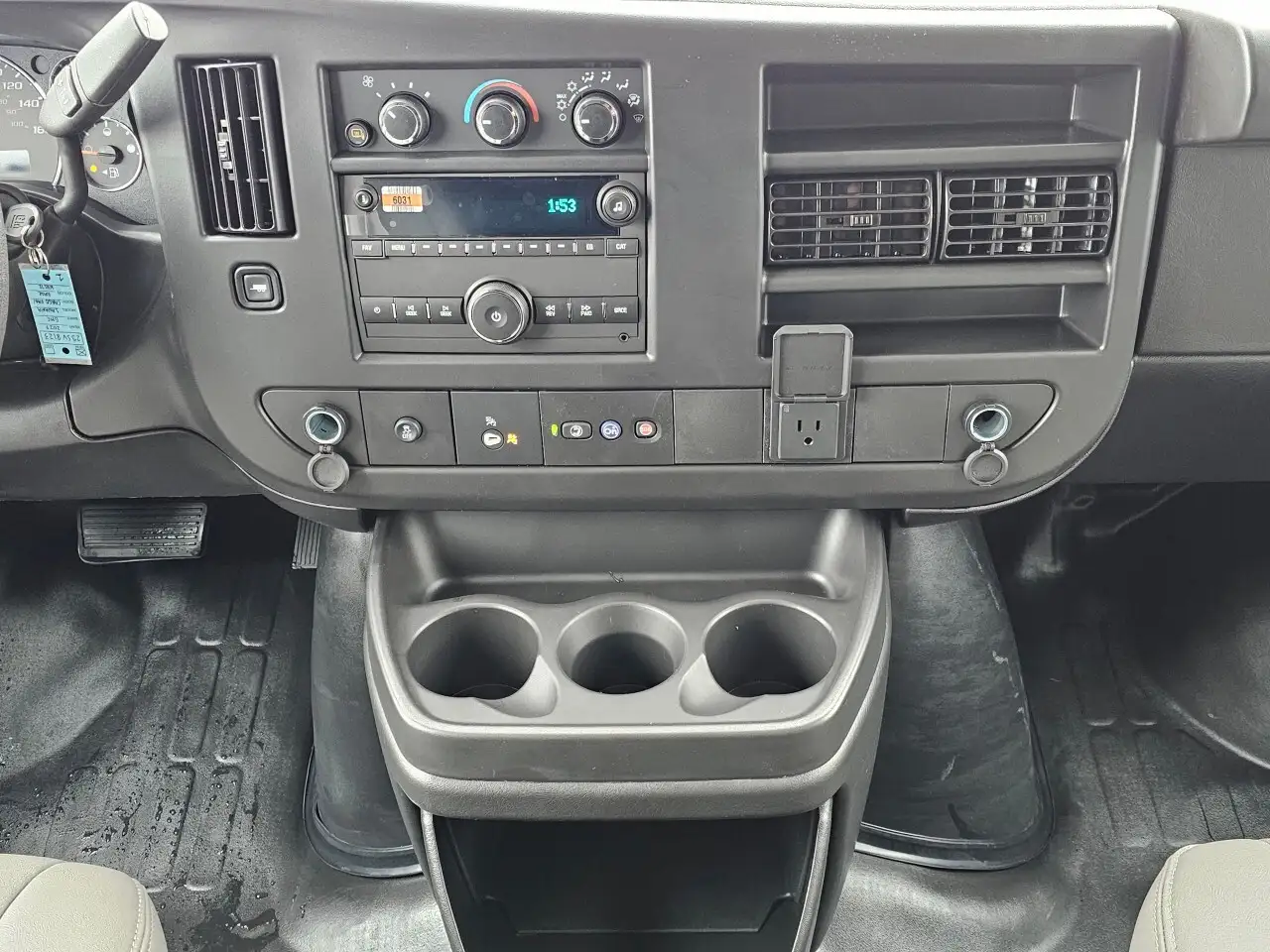 GMC Savana снимка GMC Savana