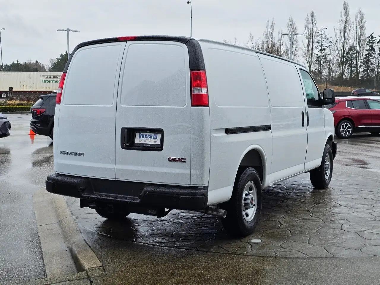 GMC Savana снимка GMC Savana