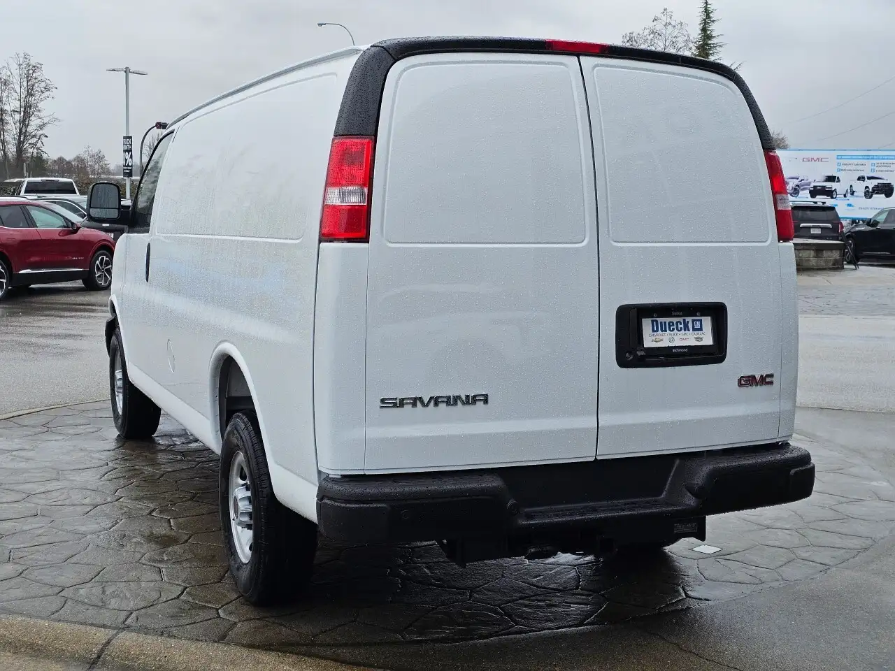GMC Savana снимка GMC Savana