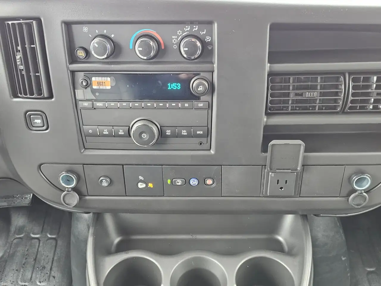 GMC Savana снимка GMC Savana