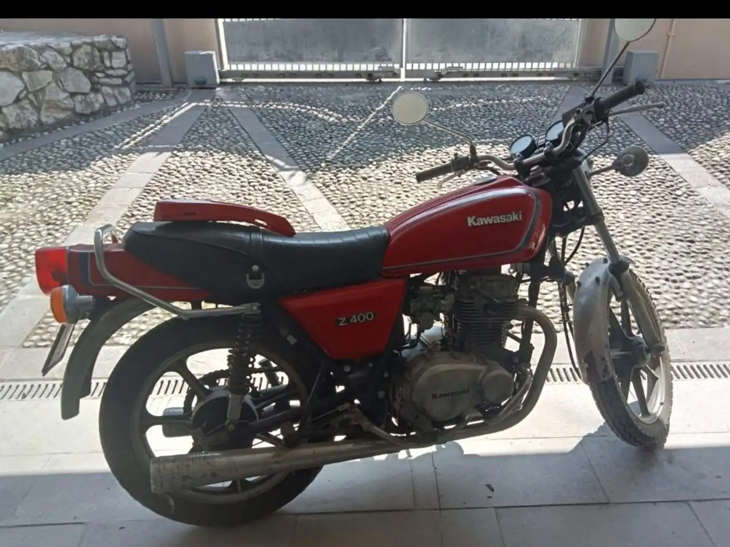 Kawasaki Z 400 Rouge - 1
