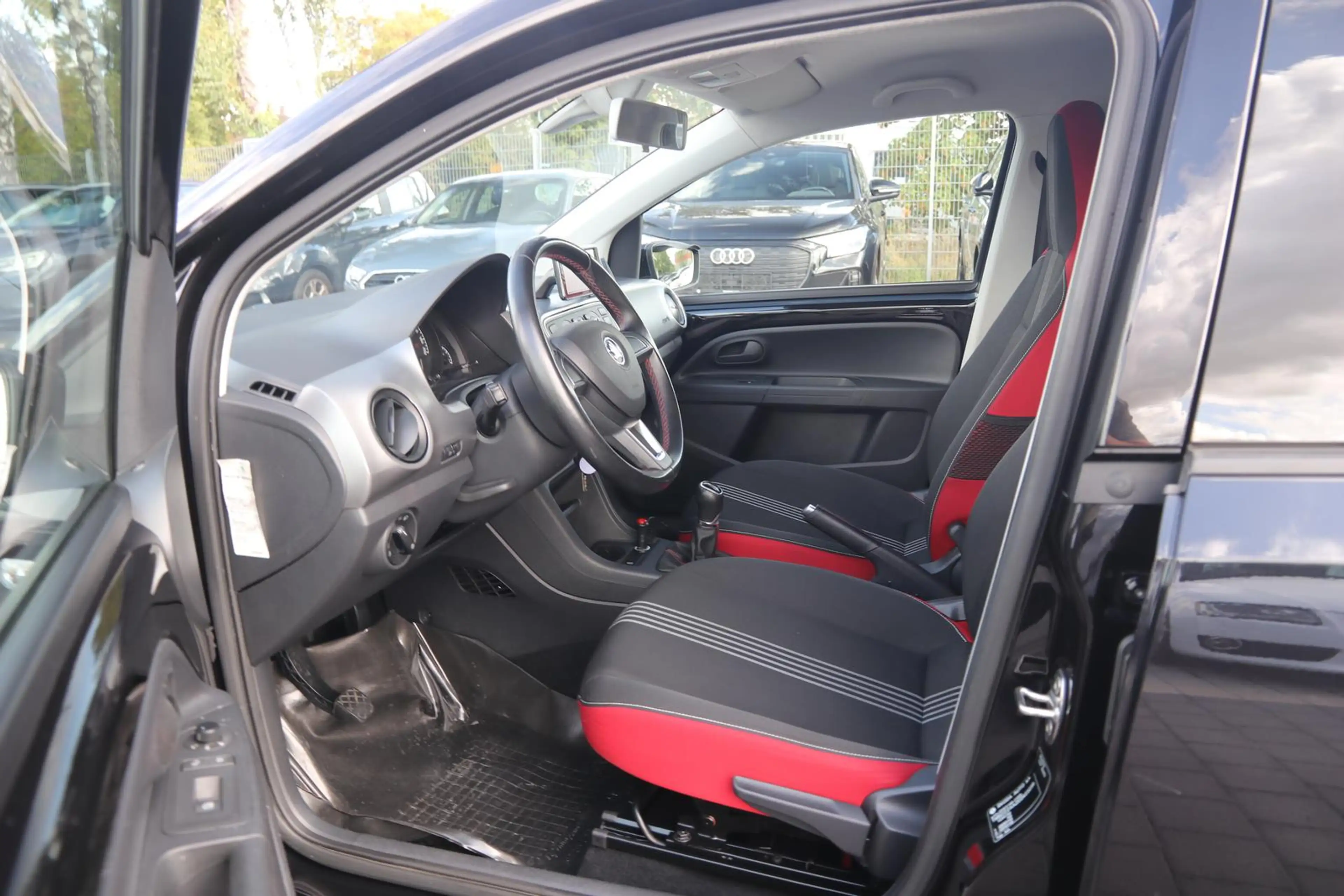 Skoda Citigo 1.0 MPI Sport Metallic Navi Sitzheizung — photo 9