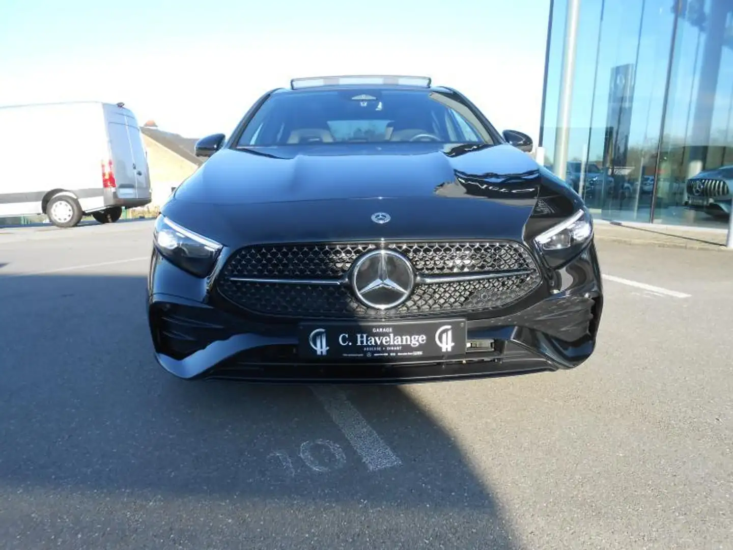 Mercedes-Benz 250 AMG Line Schwarz - 2