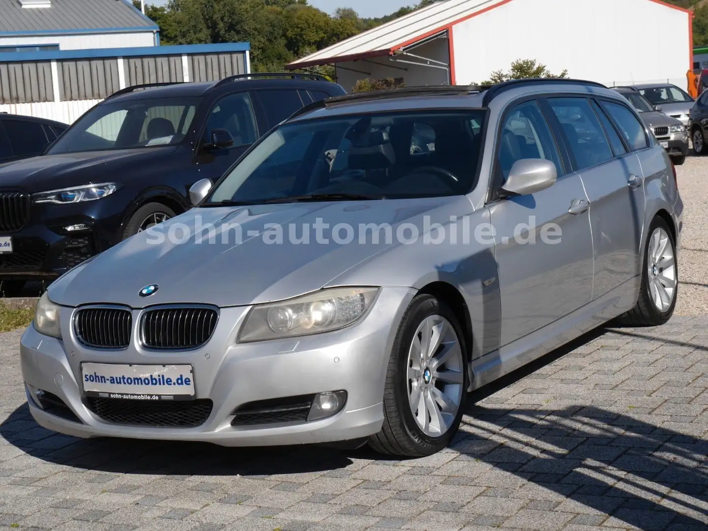 BMW 325 d Touring Aut./Leder/Navi/Xenon/Pano Silber - 2
