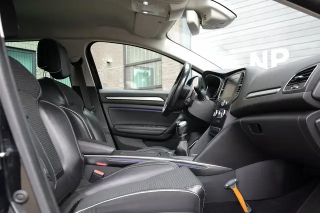 Renault Megane view 9