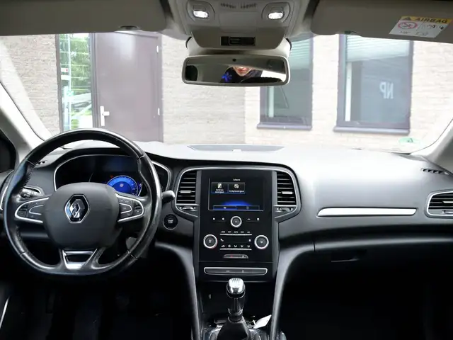 Renault Megane view 8