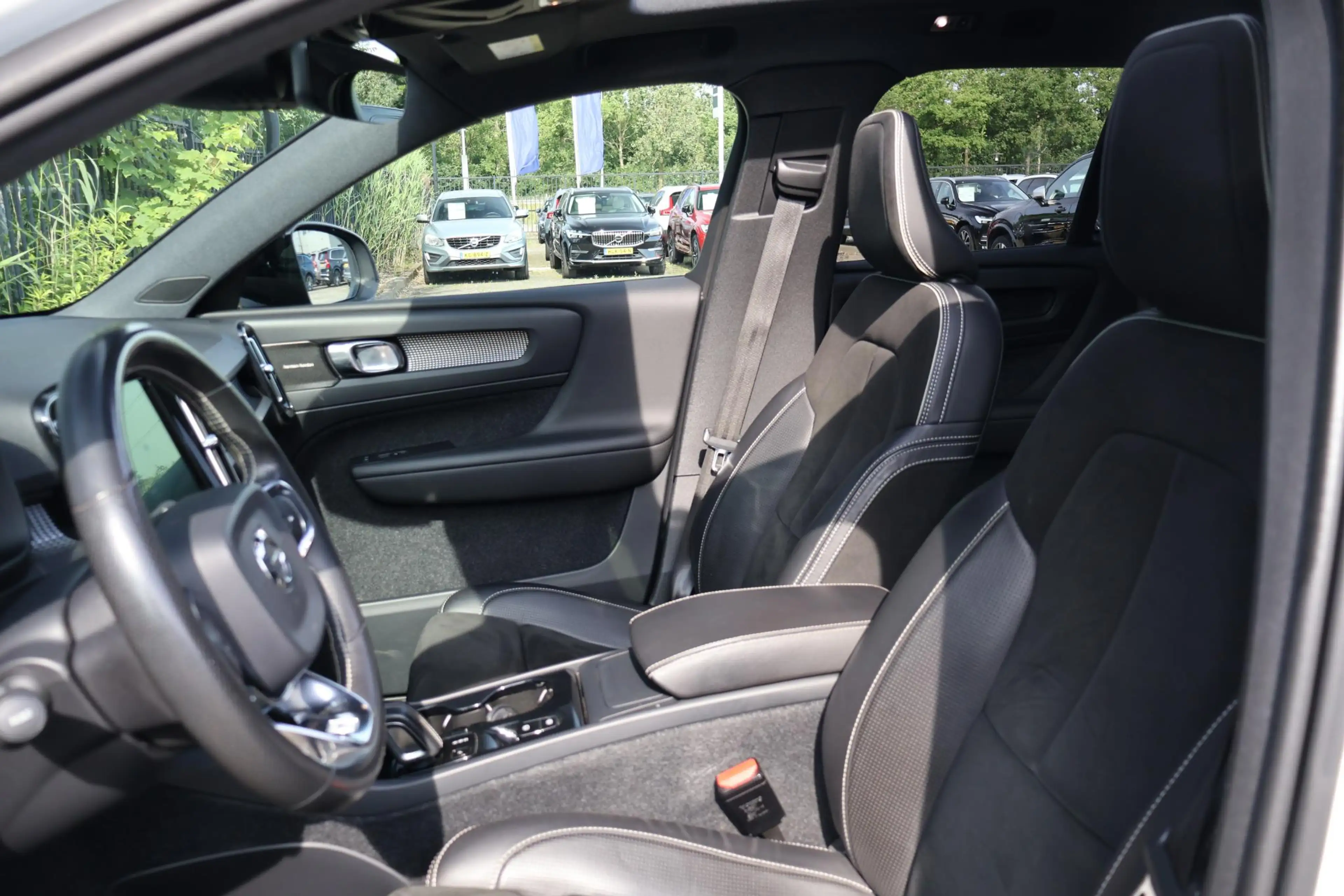 Volvo XC40 2.0 T5 AWD R-Design Intro Edition | Trekhaak | Two — photo 14