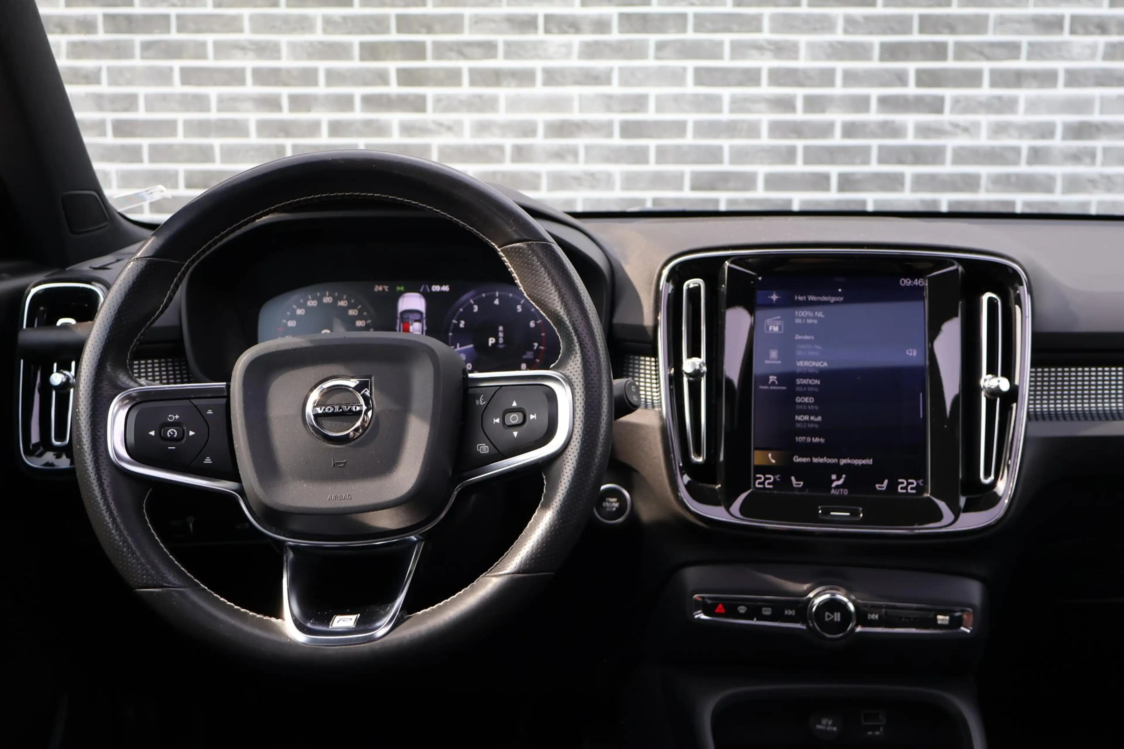 Volvo XC40 2.0 T5 AWD R-Design Intro Edition | Trekhaak | Two — photo 12