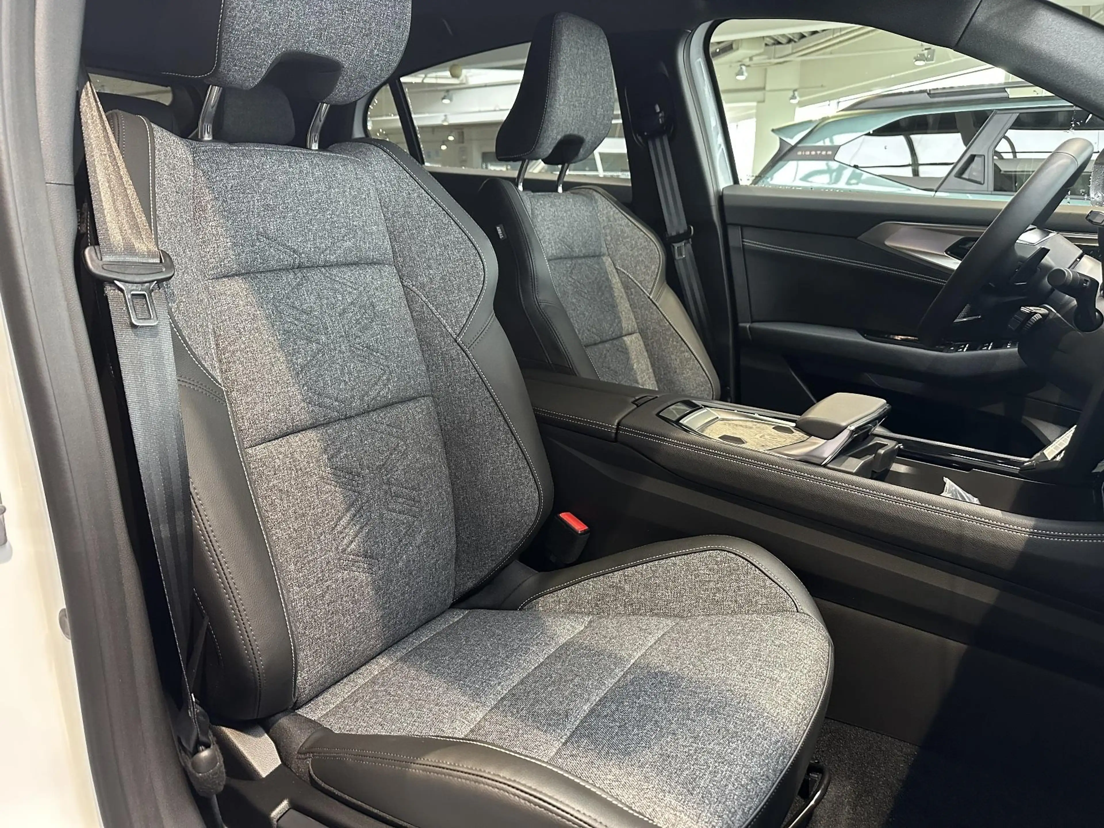 Renault Rafale Techno Full Hybrid 200 PS — photo 11