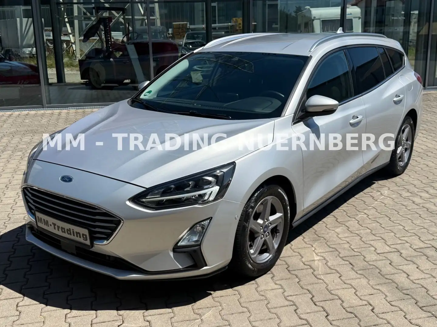 Ford Focus FOCUS 1.6 TDCI KOMBI-AUTOM-KLIMAAUT.-2.HAND-EUR6 Silber - 1