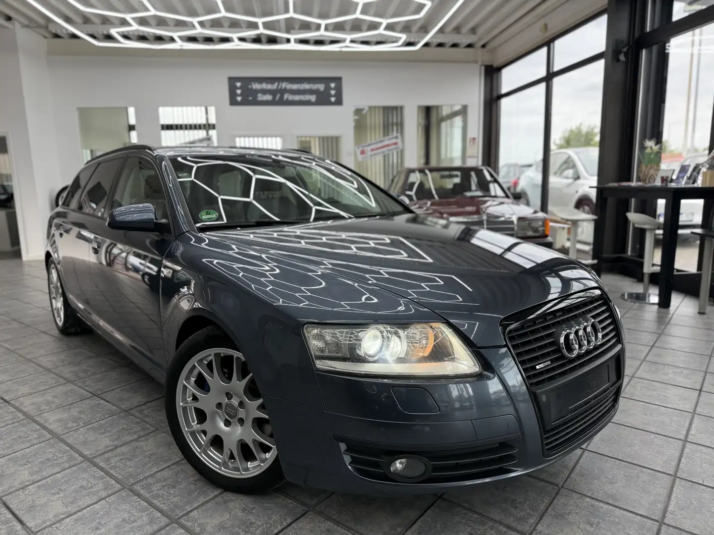 Audi A6 3.2 FSI quattro, Leder, Bose, GSHD, Navi, PDC Blau - 1
