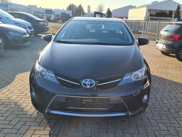 Toyota Auris Hybrid Life+