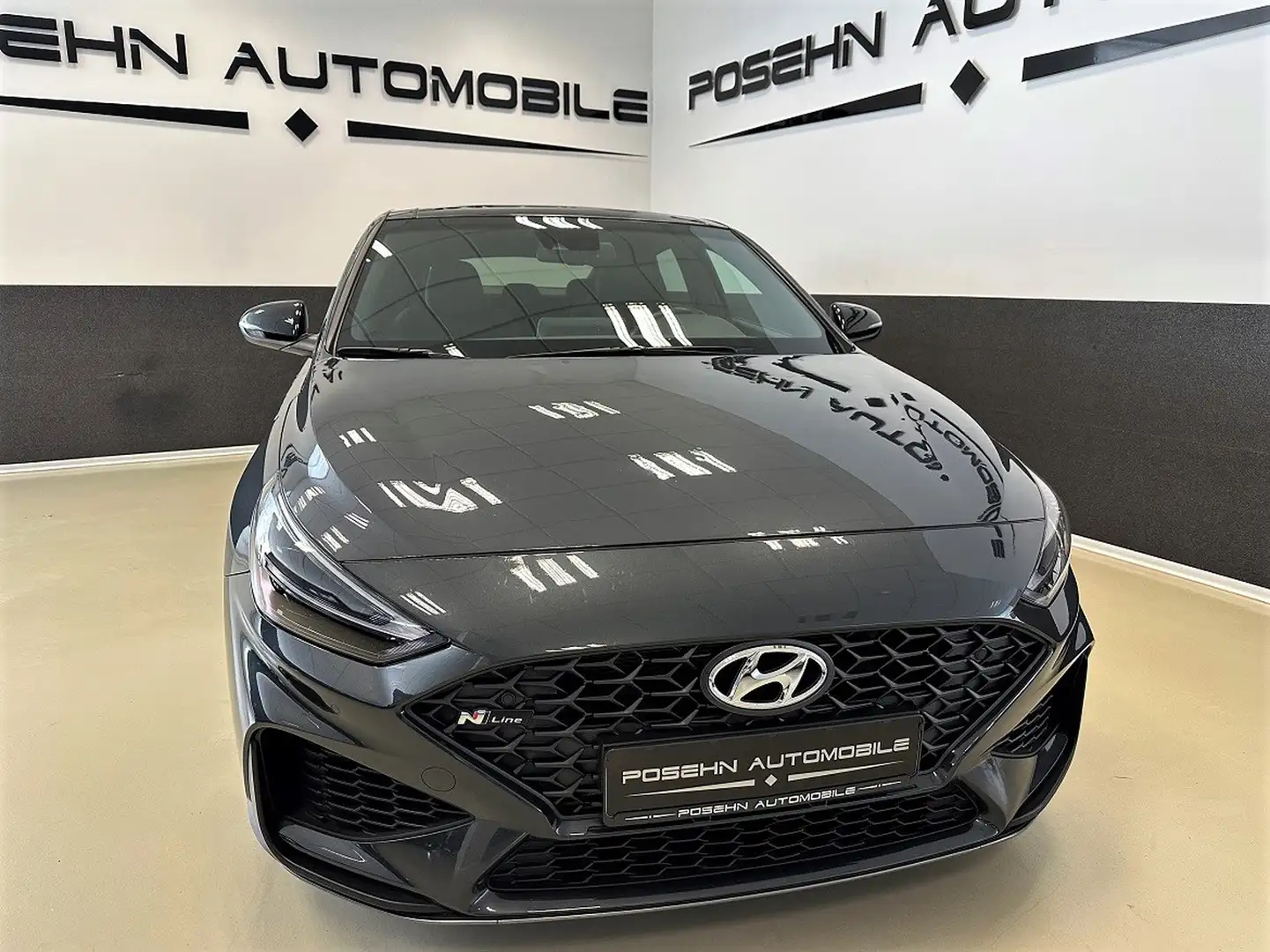 Hyundai i30 1.5 T-GDI Fastback N-Line LED Leder Navi Grau - 2