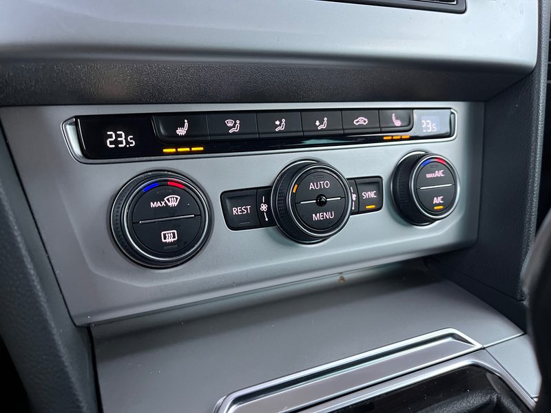 Volkswagen Passat Variant Comfortline/RKamera/AHK/ACC/EL Heckklappe/ergoSitz/Navi — photo 14