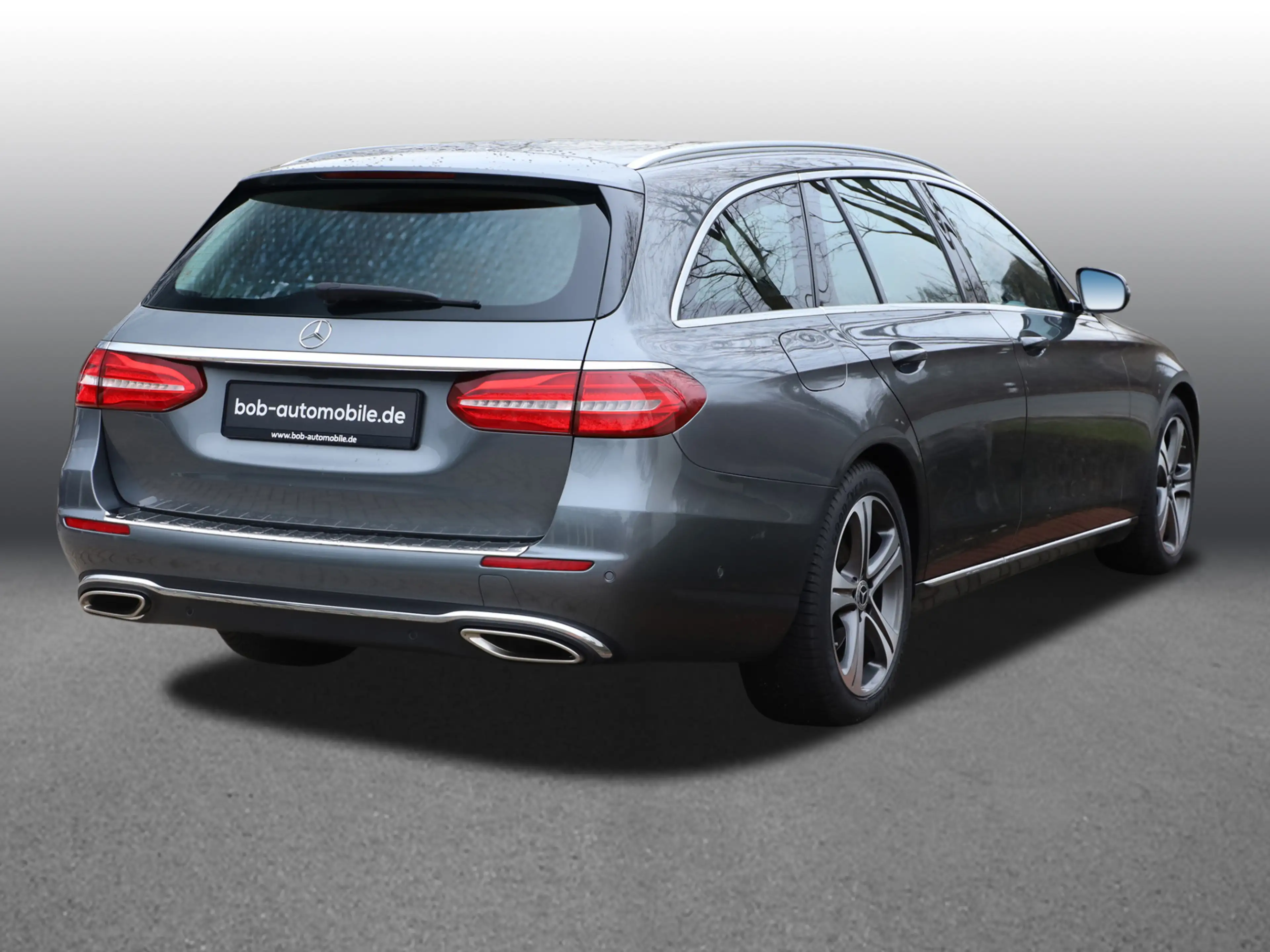 Mercedes-Benz E 200 T Avantgarde 4Matic Standheizung PanoSD — photo 2