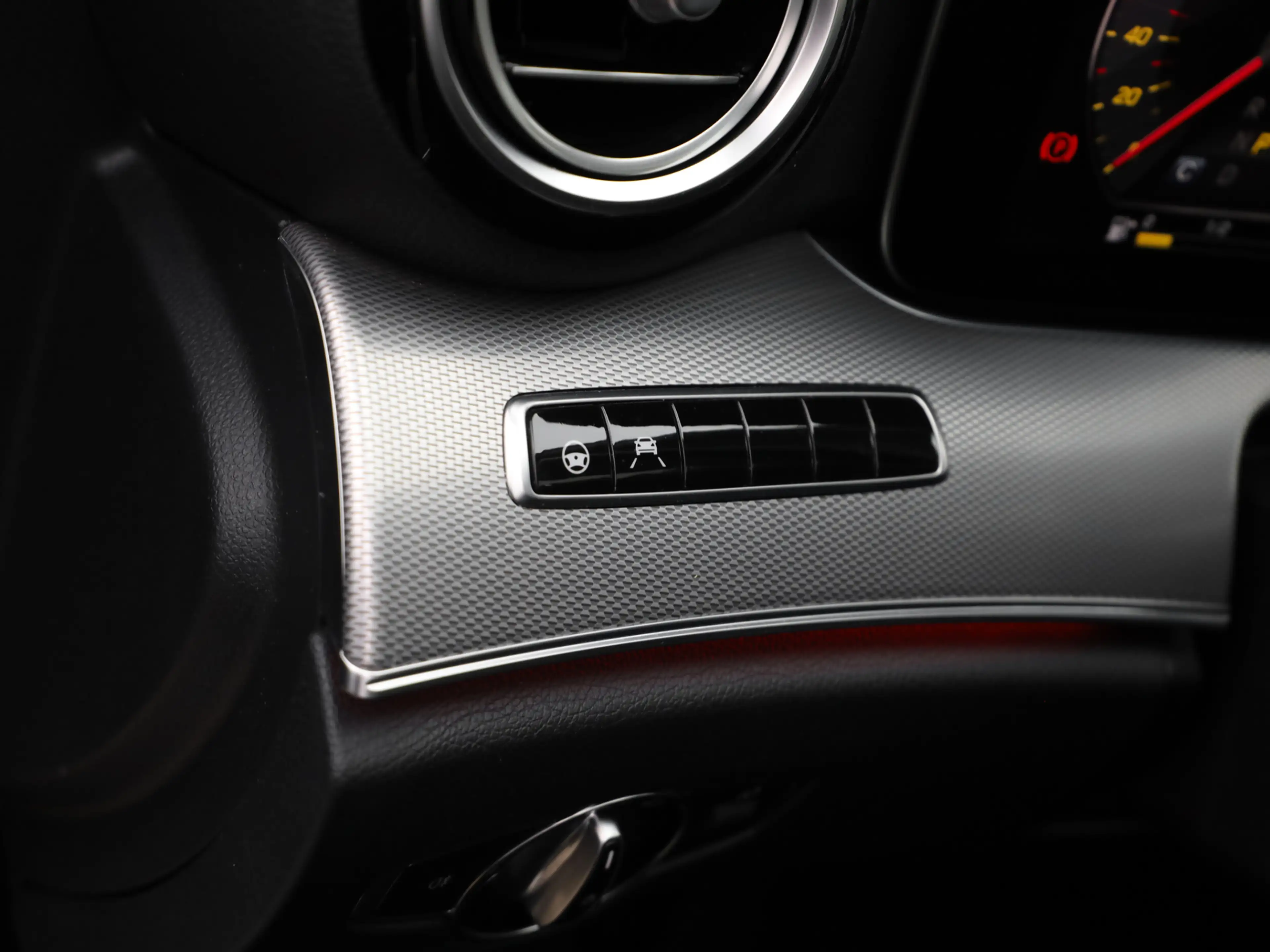 Mercedes-Benz E 200 T Avantgarde 4Matic Standheizung PanoSD — photo 14