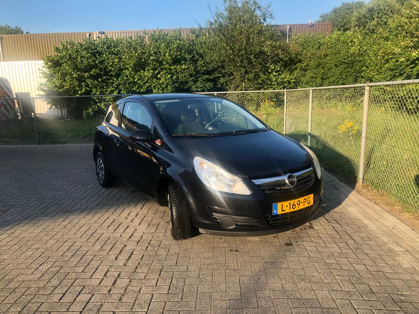 Opel Corsa Corsa 1.0-12V Selection EcoFlex Zwart - 2
