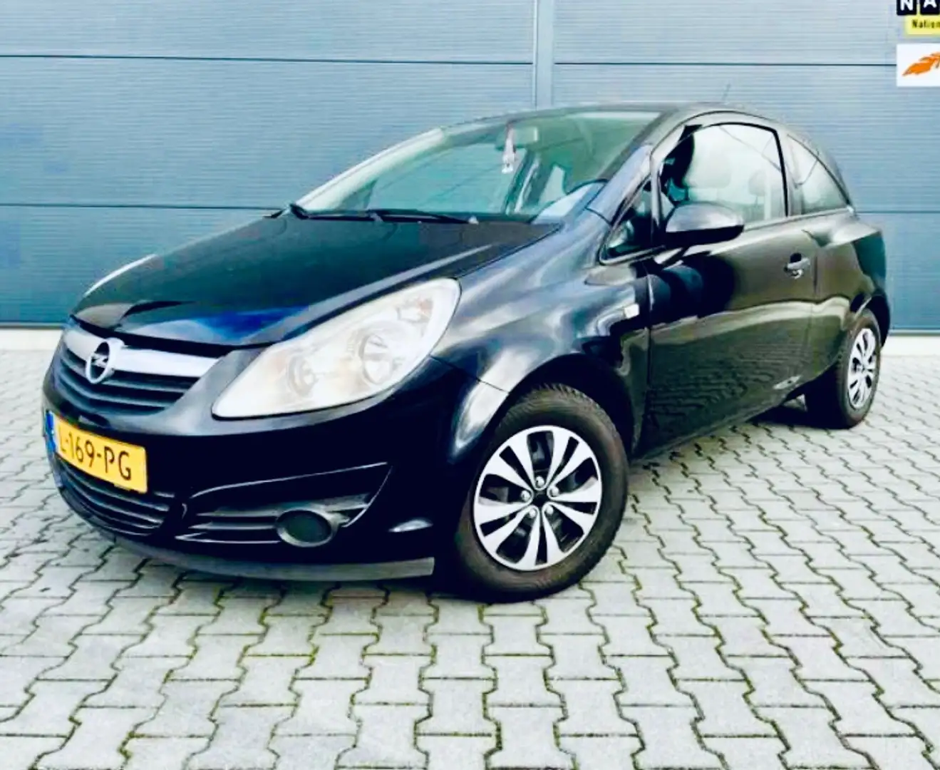 Opel Corsa Corsa 1.0-12V Selection EcoFlex Zwart - 1