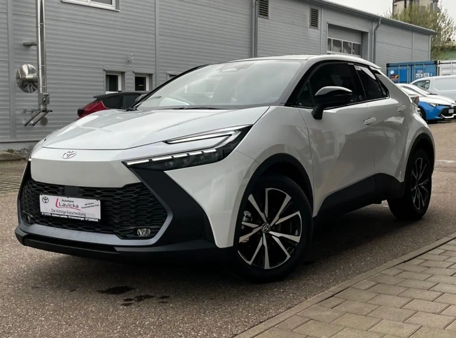 Toyota C-HR 2,0l Hybrid Plug-in Teamplayer Weiß - 2