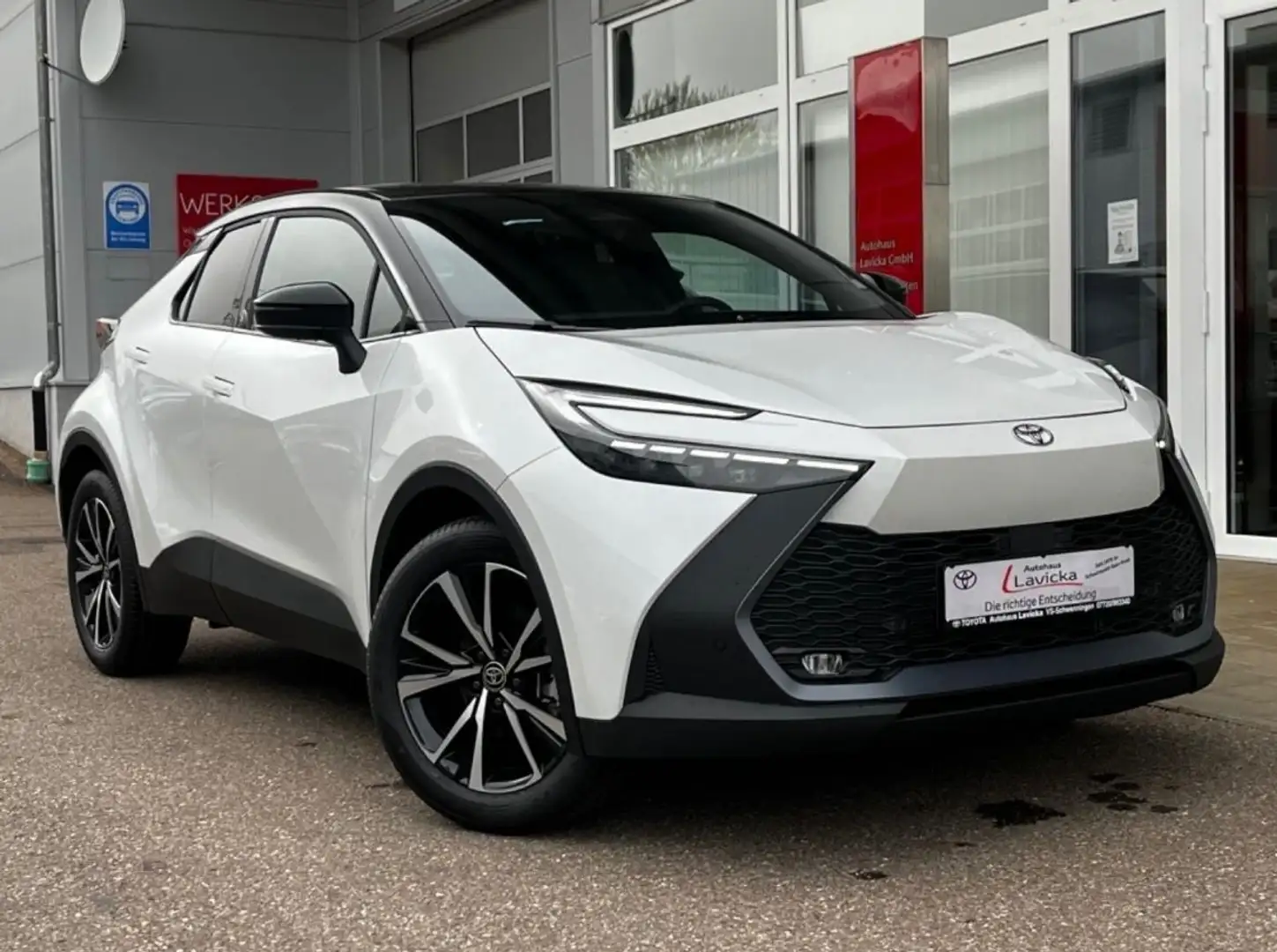 Toyota C-HR 2,0l Hybrid Plug-in Teamplayer Weiß - 1