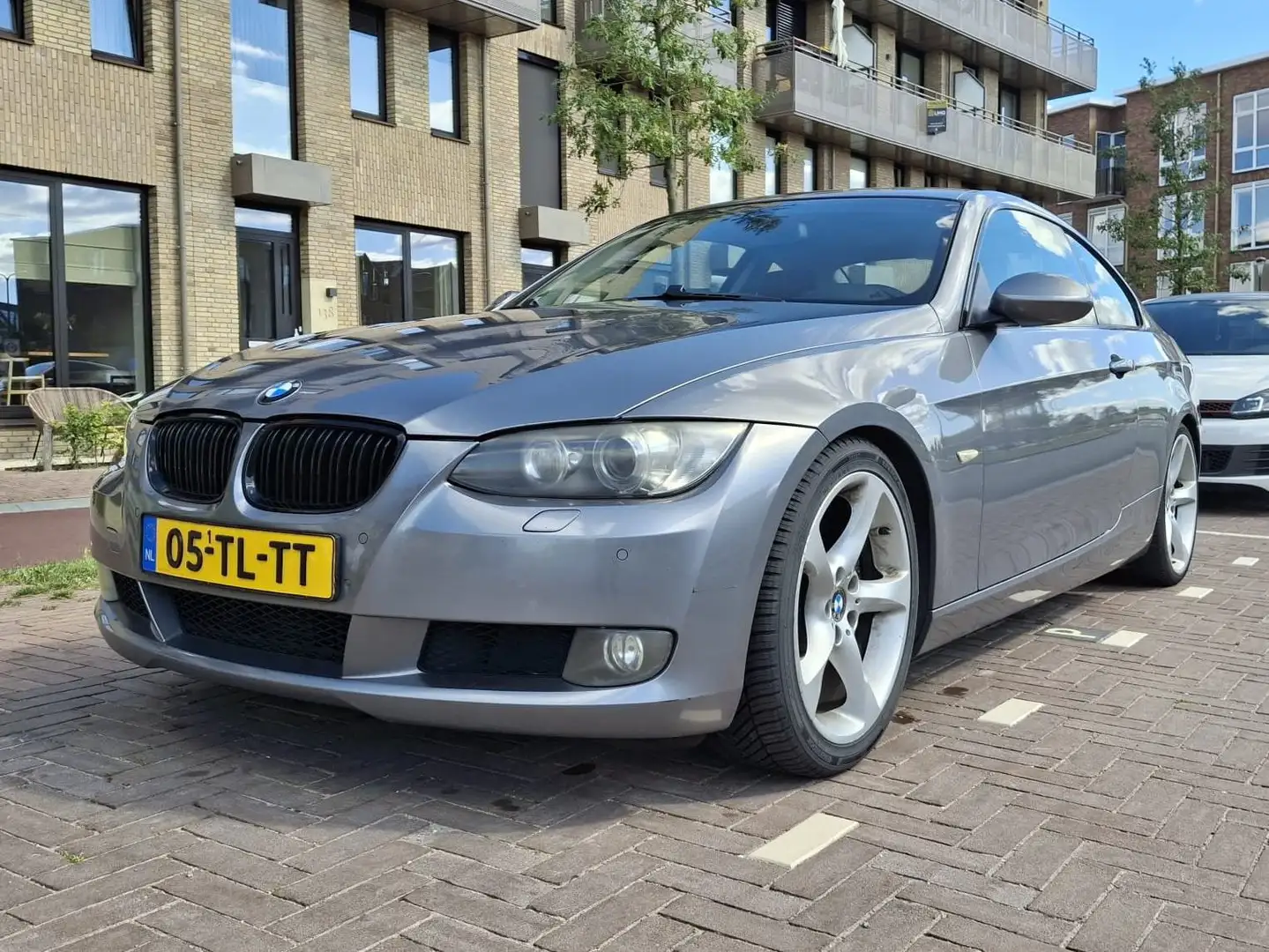 BMW 335 335i Introduction Argent - 1