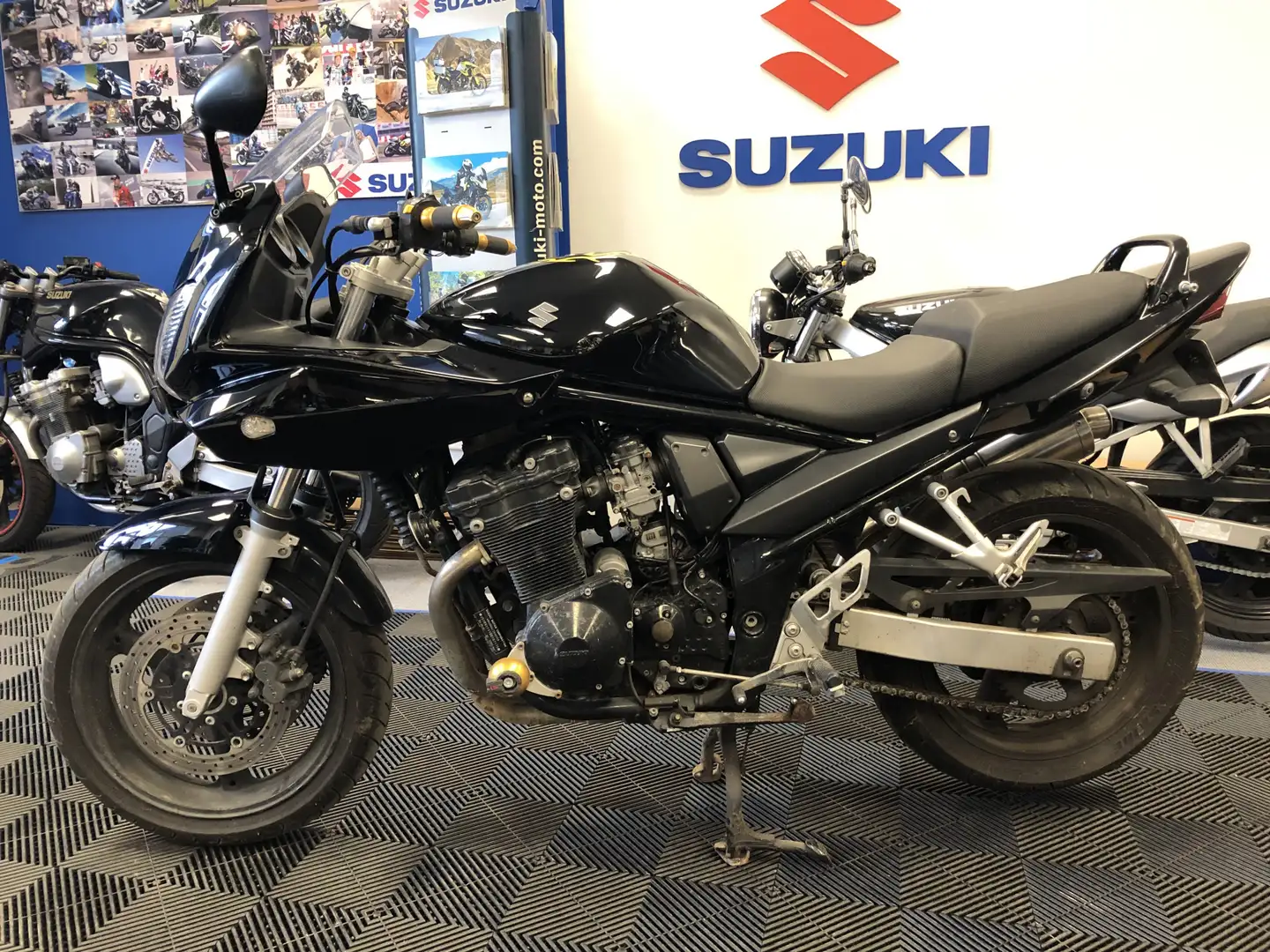 Suzuki GSF 650 Schwarz - 2