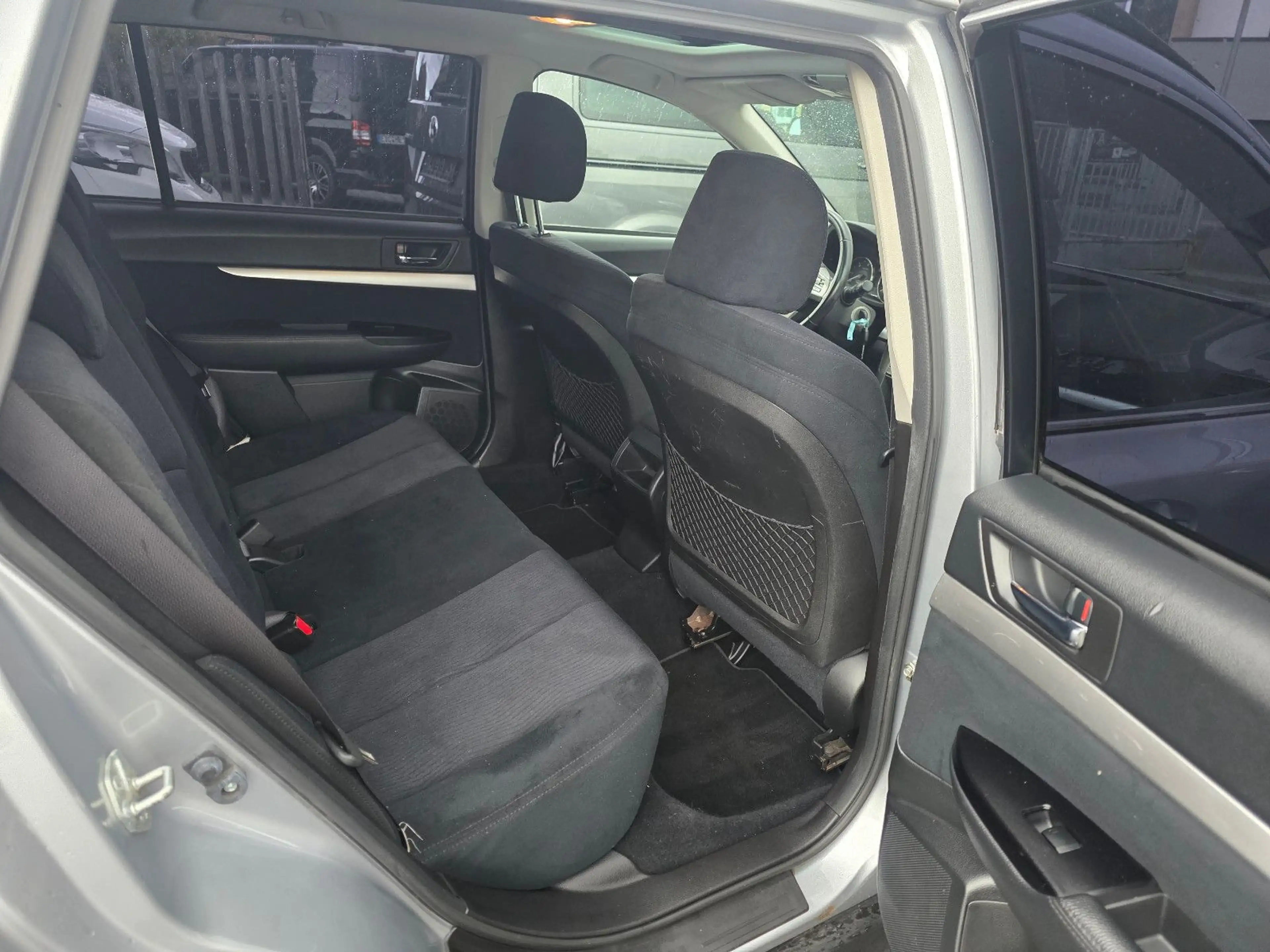 Subaru OUTBACK Legacy Kombi 4x4 Anhängerkupplung — photo 12