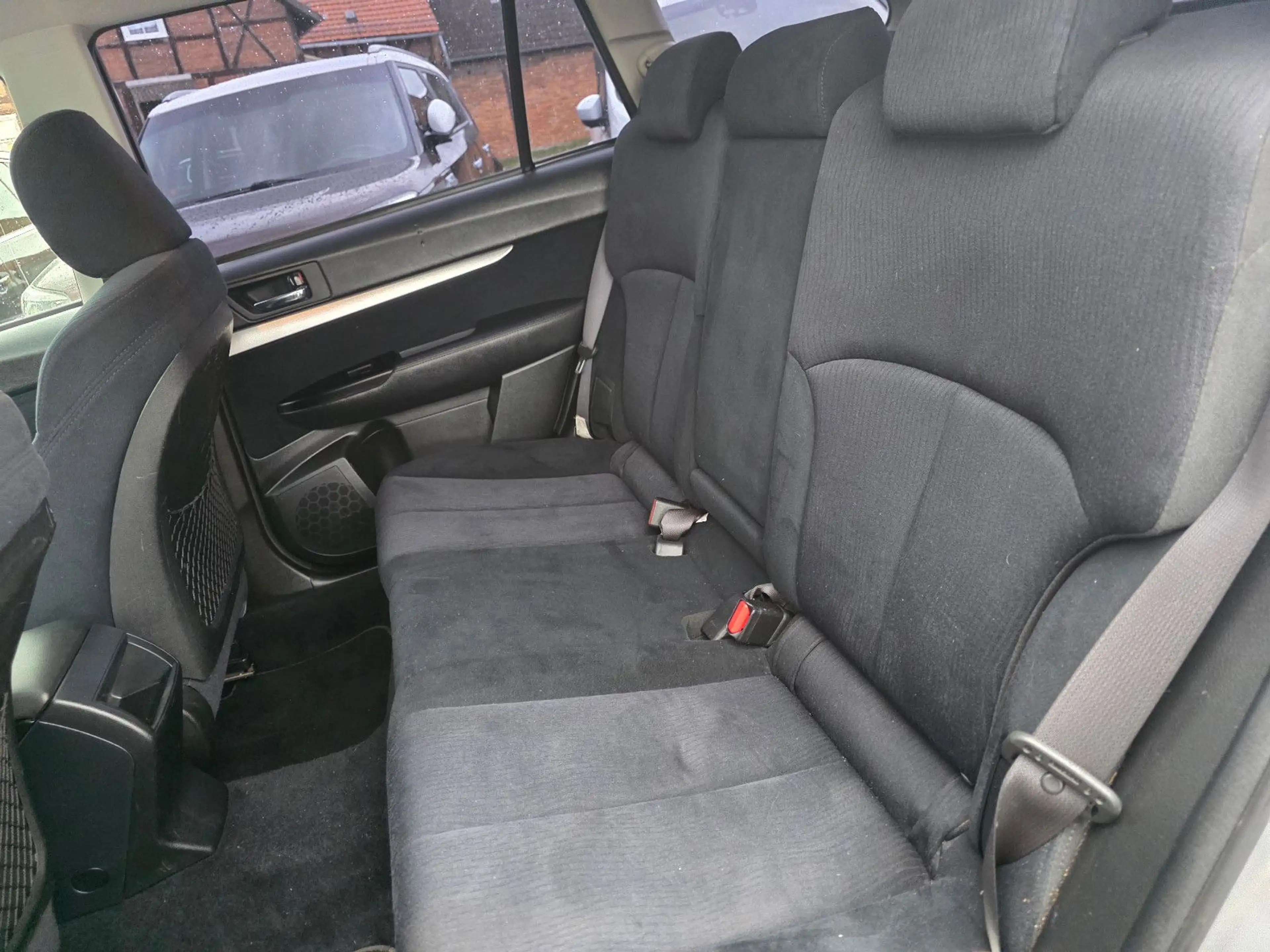 Subaru OUTBACK Legacy Kombi 4x4 Anhängerkupplung — photo 10