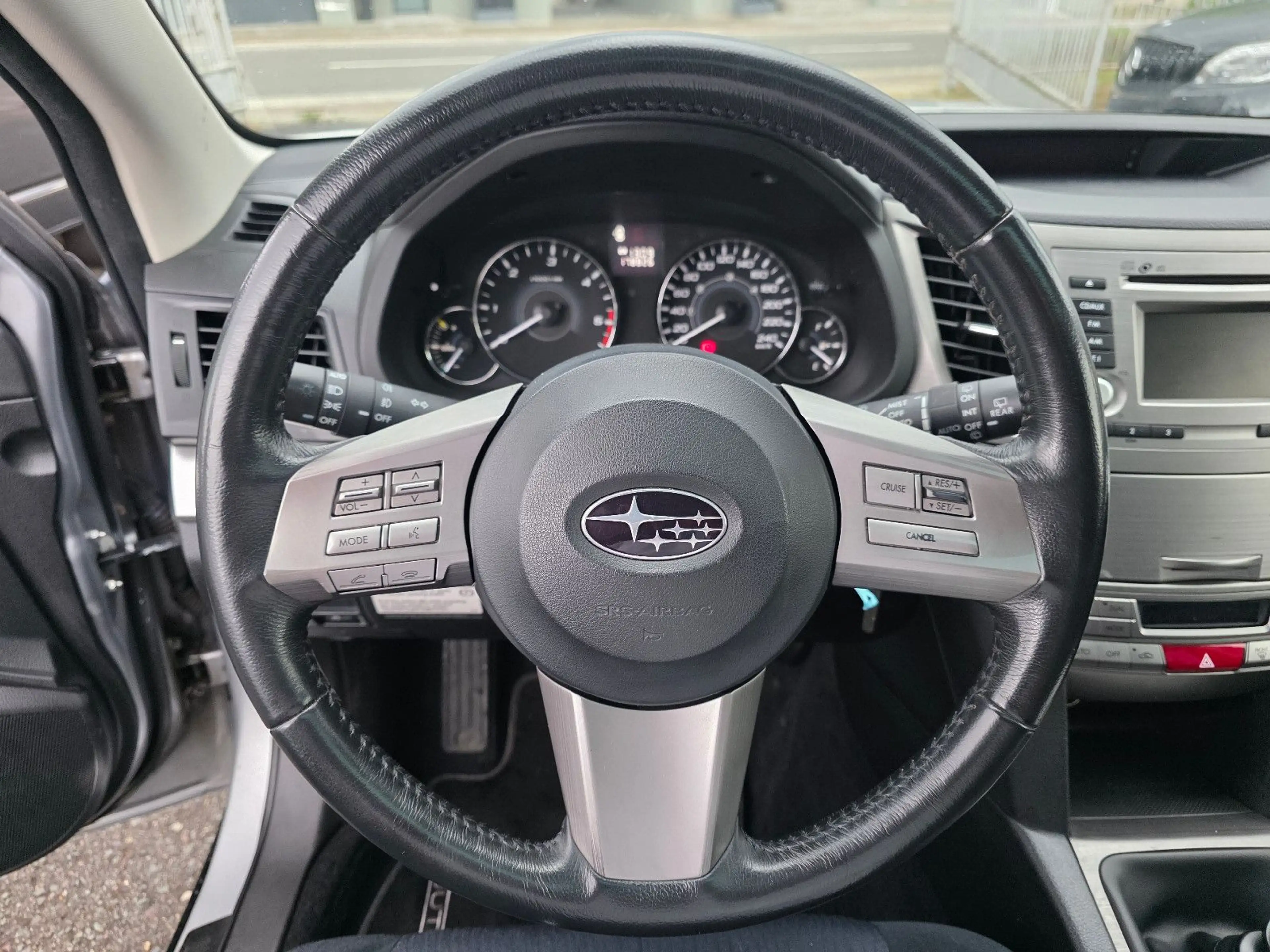 Subaru OUTBACK Legacy Kombi 4x4 Anhängerkupplung — photo 15