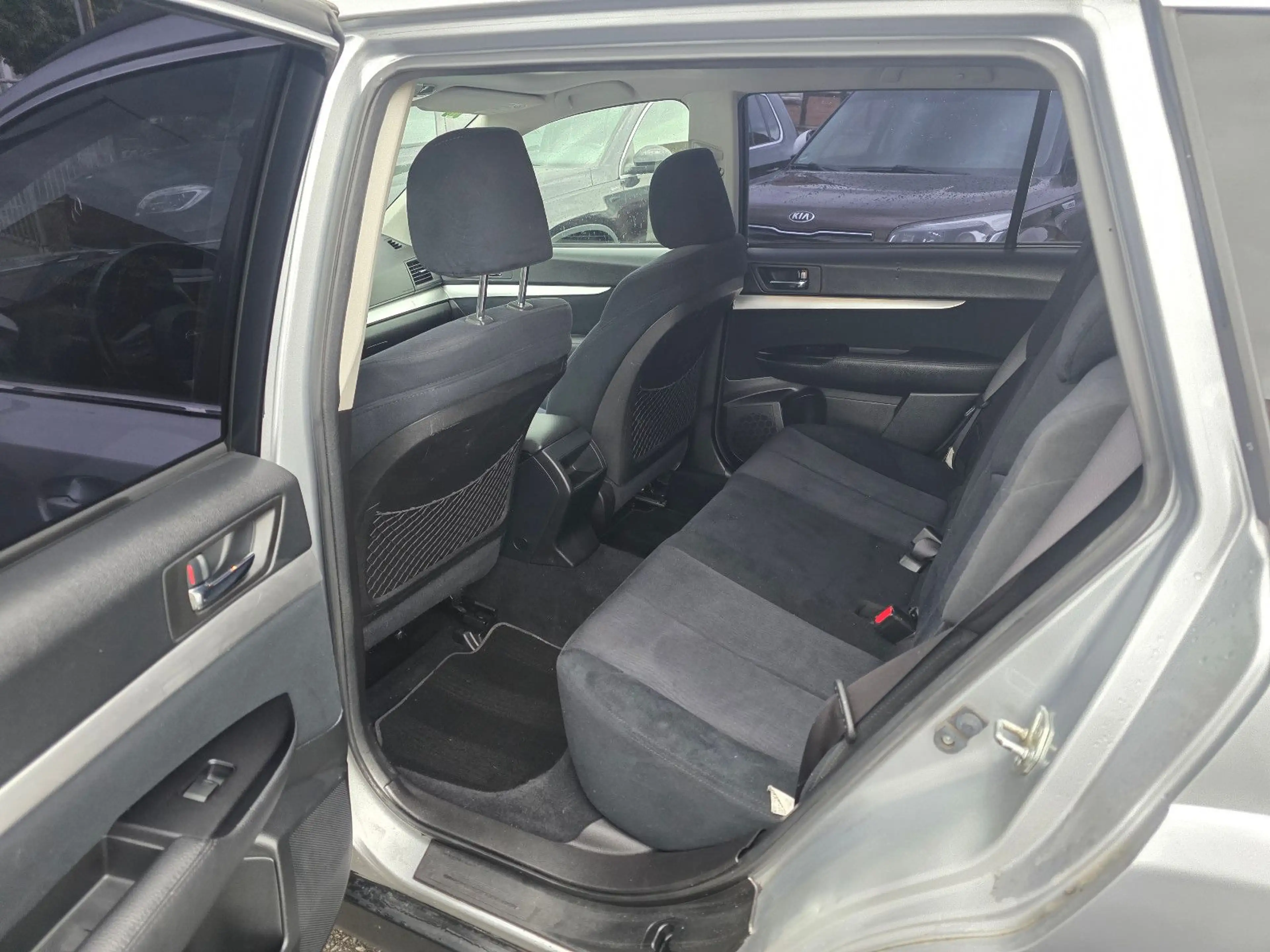 Subaru OUTBACK Legacy Kombi 4x4 Anhängerkupplung — photo 7